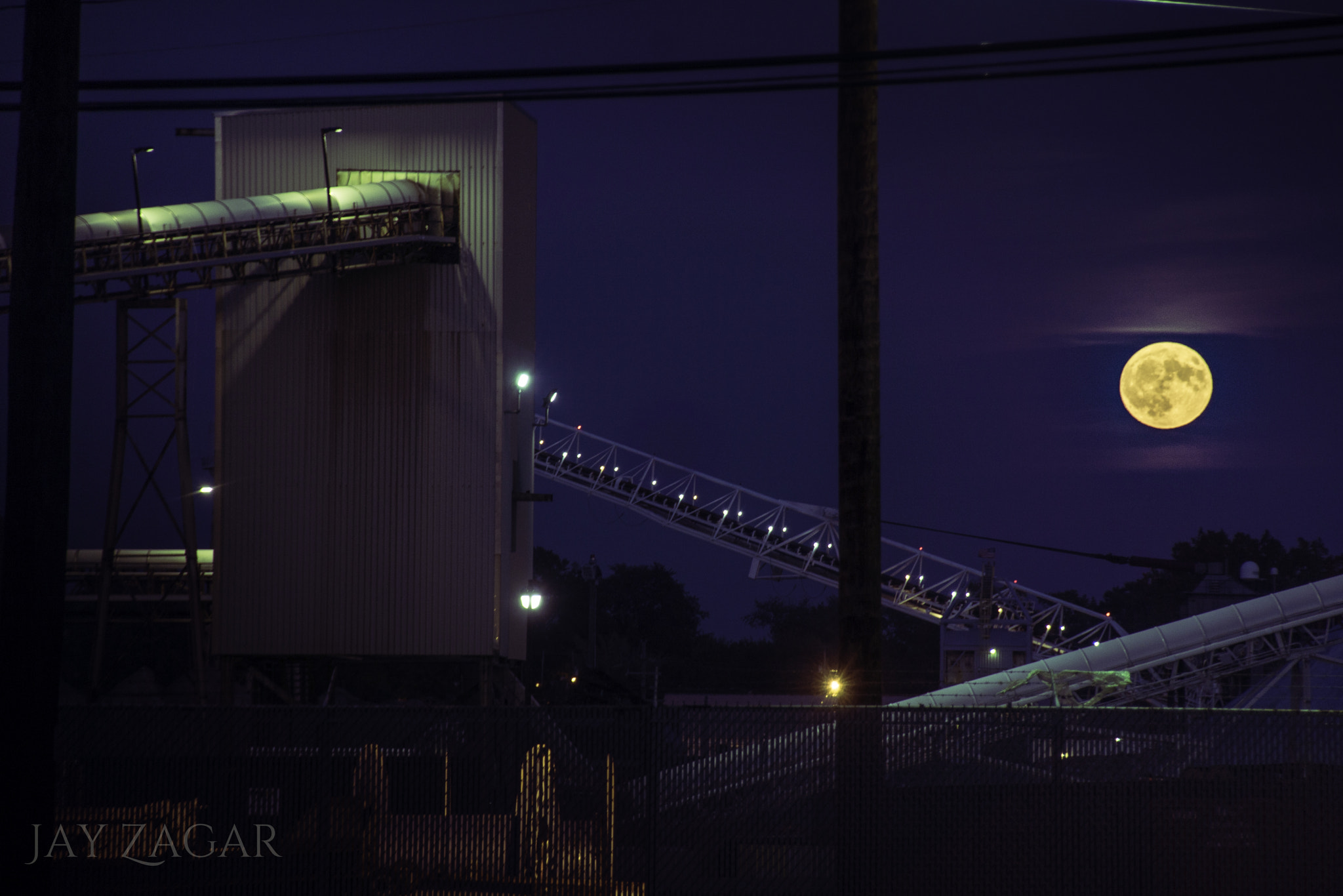 Sony ILCA-77M2 sample photo. Salt mine moon photography