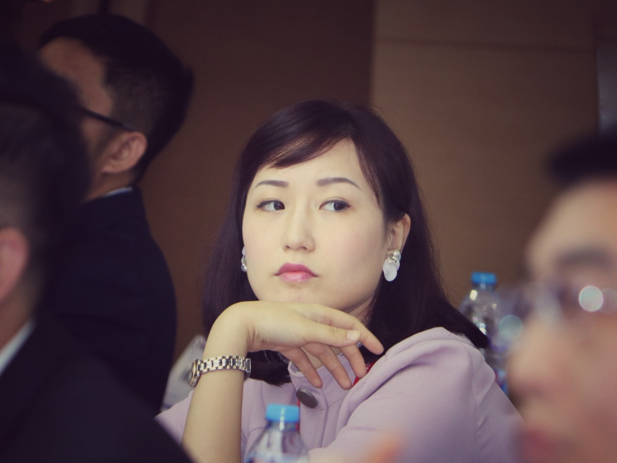 Canon EOS 750D (EOS Rebel T6i / EOS Kiss X8i) sample photo. Glance back photography