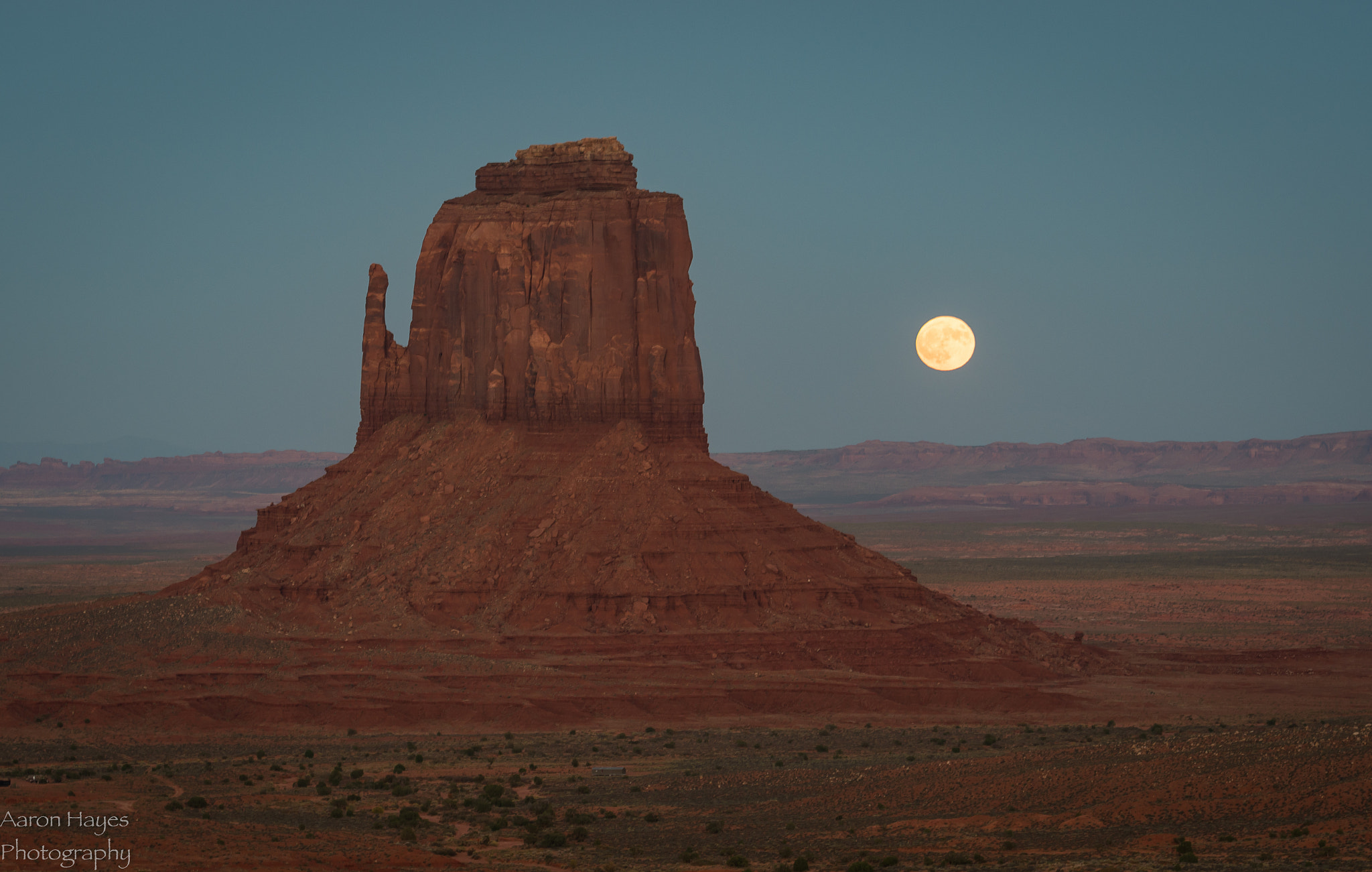 Nikon D500 + Tamron SP 70-200mm F2.8 Di VC USD sample photo. Moon over monument valley photography