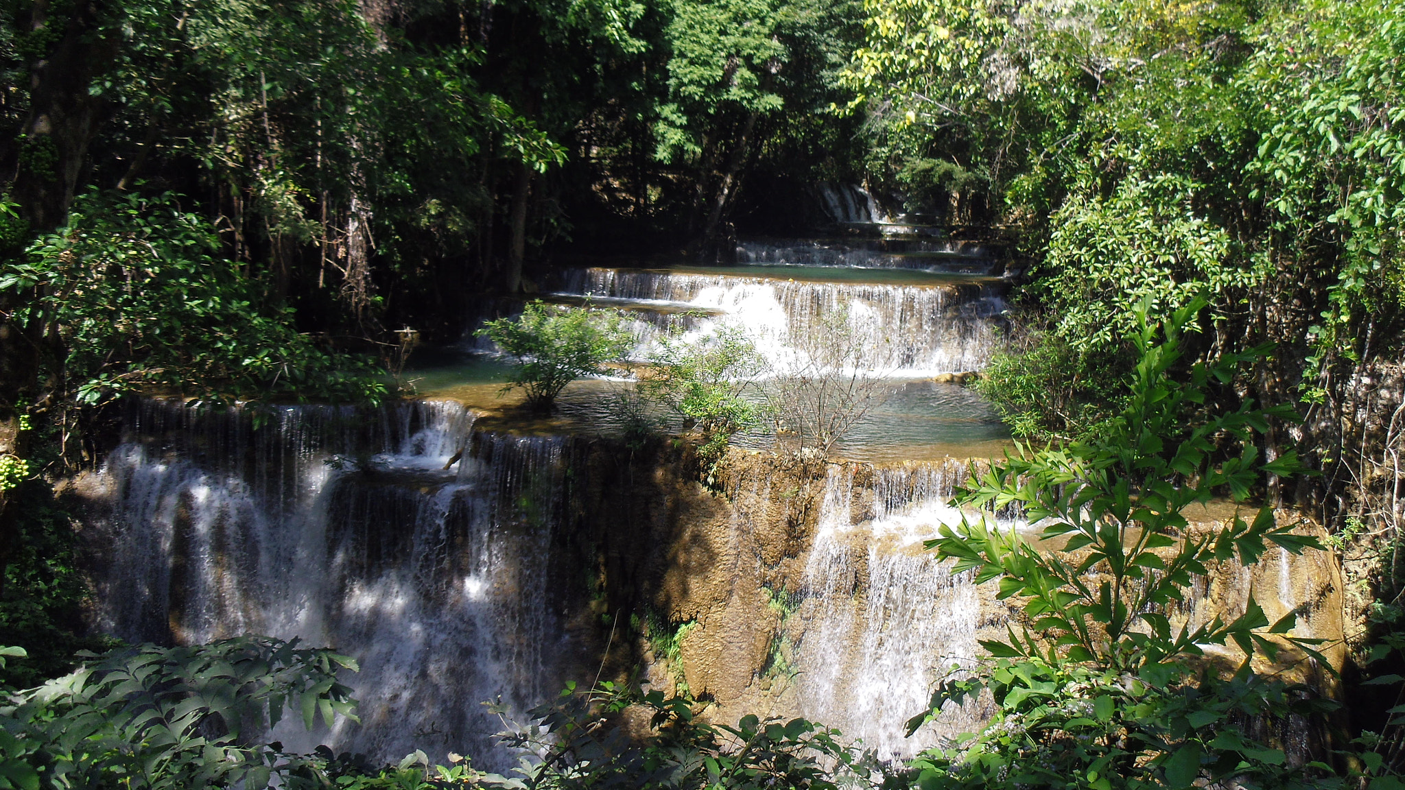 Pentax OPTIO LS465 sample photo. Huay maekamin waterfall photography