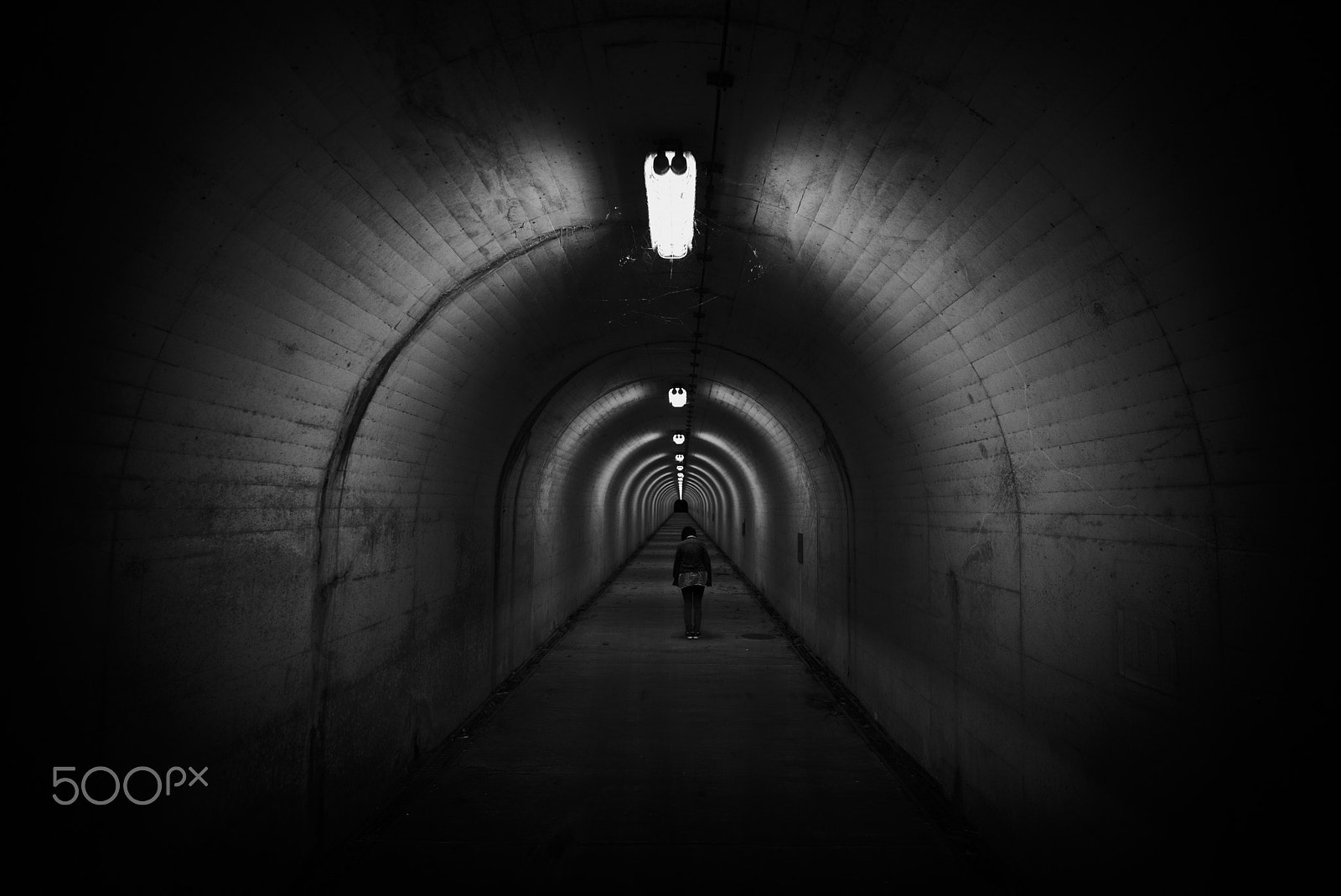 Leica Summilux-M 21mm F1.4 Asph sample photo. Tunnel photography
