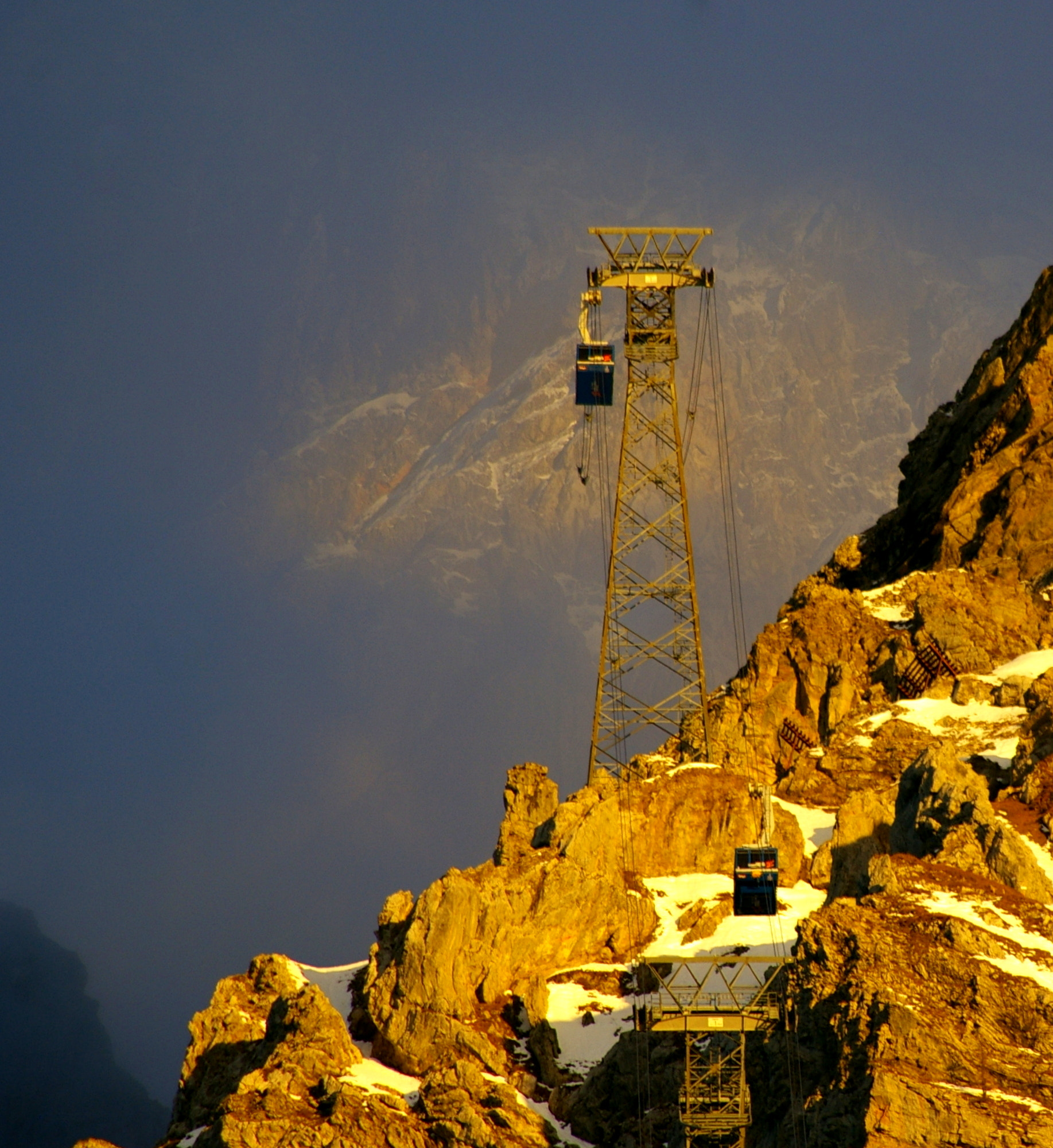 Pentax K100D Super sample photo. Way in and over the clouds - up to the "zugspitze" photography