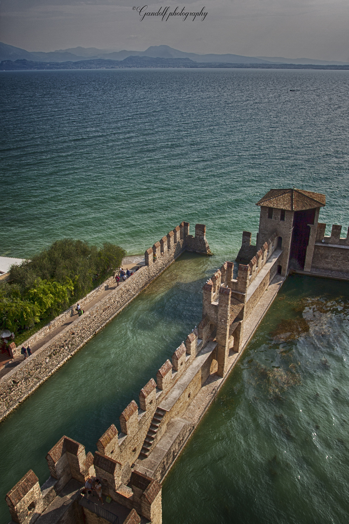 Tamron SP AF 17-50mm F2.8 XR Di II LD Aspherical (IF) sample photo. Sirmione photography