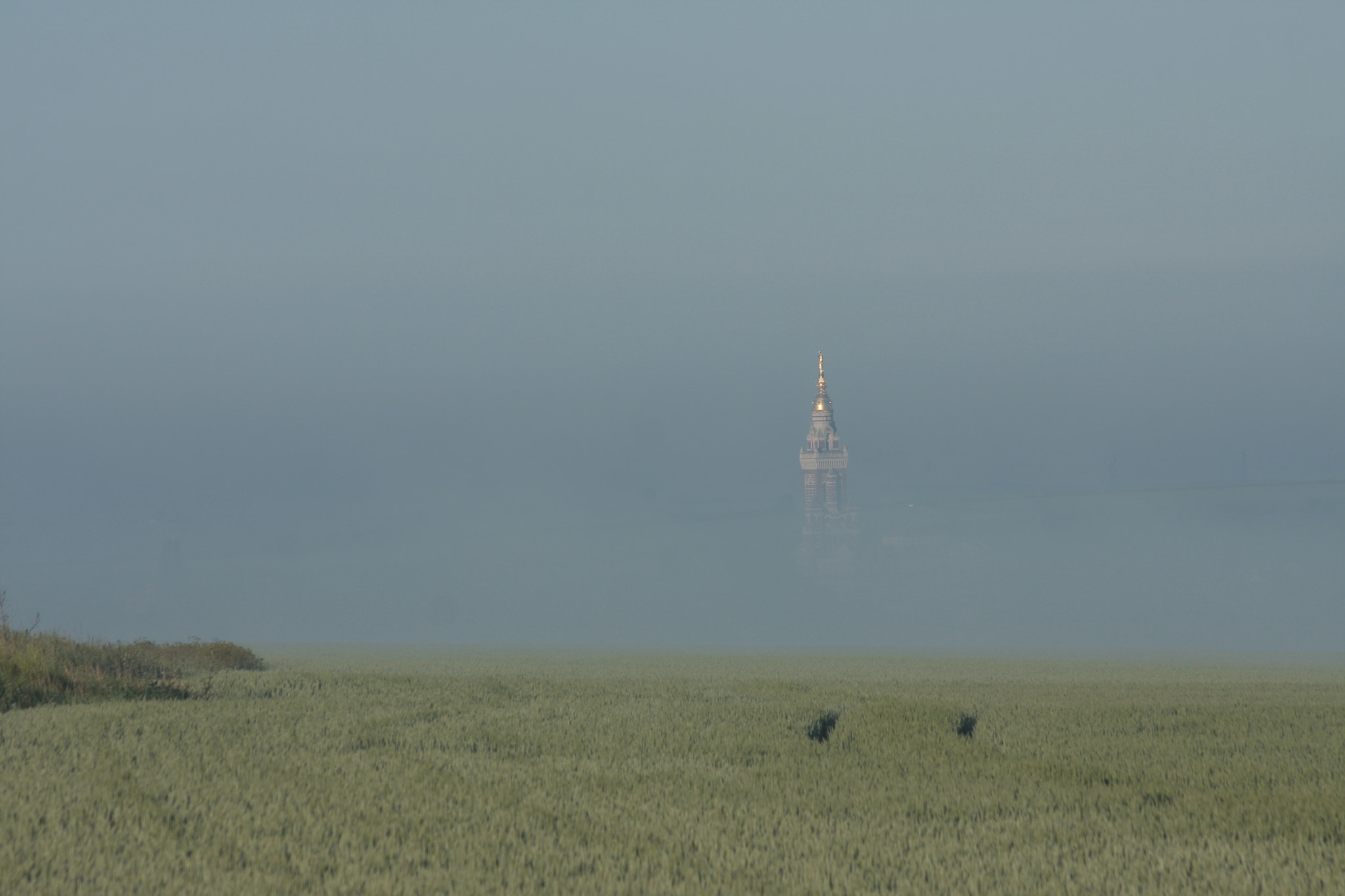 Canon EF 70-300mm F4-5.6 IS USM sample photo. Basilica in fog photography