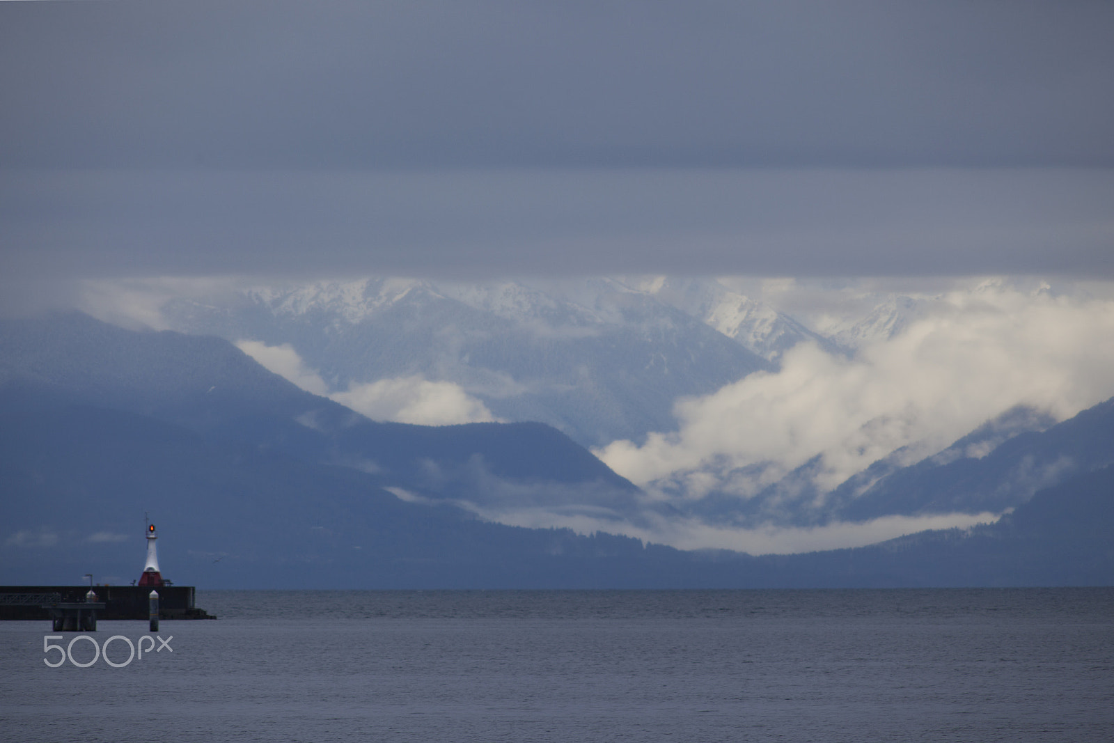 Canon EF 200mm f/2.8L II + 2x sample photo. Striated sky photography