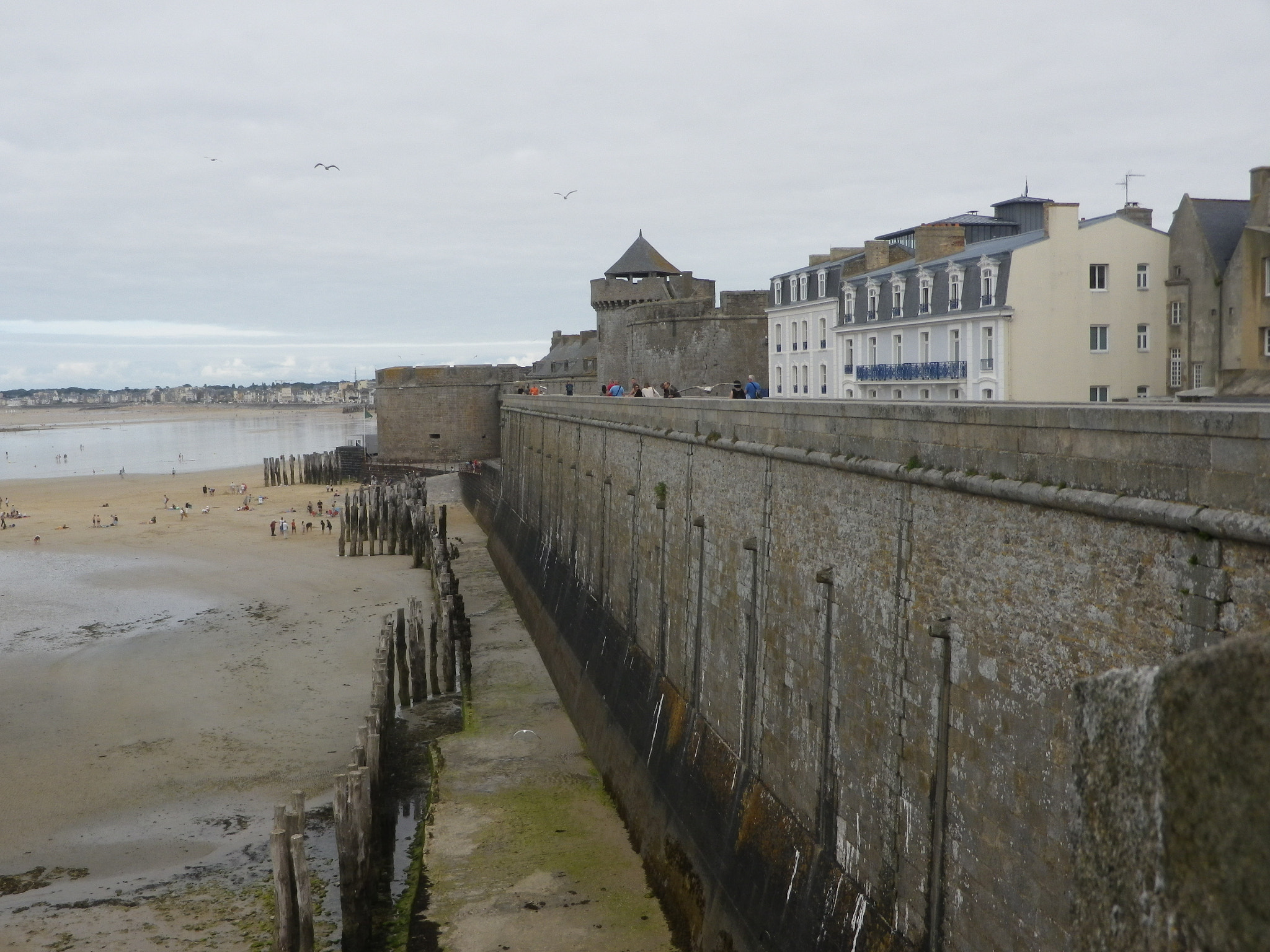 Pentax Optio RZ18 sample photo. Remparts...... photography