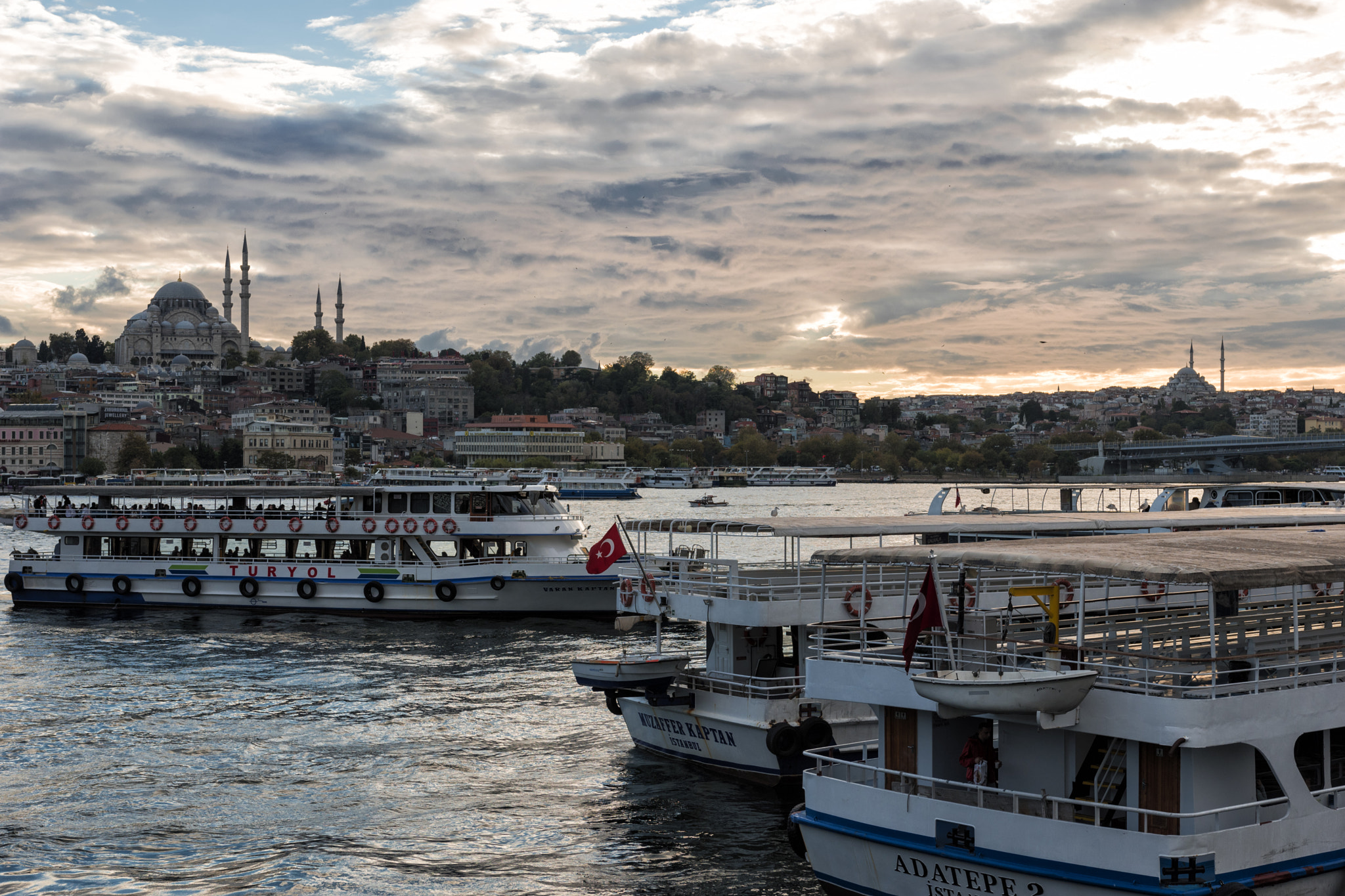 Nikon D5500 + Sigma 18-35mm F1.8 DC HSM Art sample photo. Traffic in the bosphorus photography