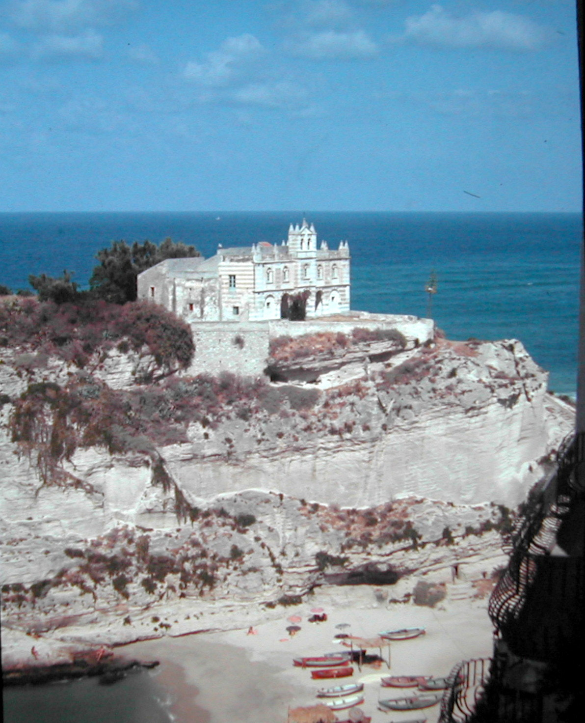 Nikon E885 sample photo. Trropea italia calabria photography