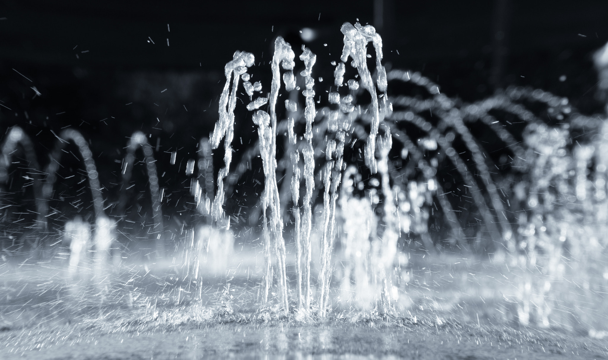 Nikon D60 + Tamron 18-270mm F3.5-6.3 Di II VC PZD sample photo. Fountain of happiness photography