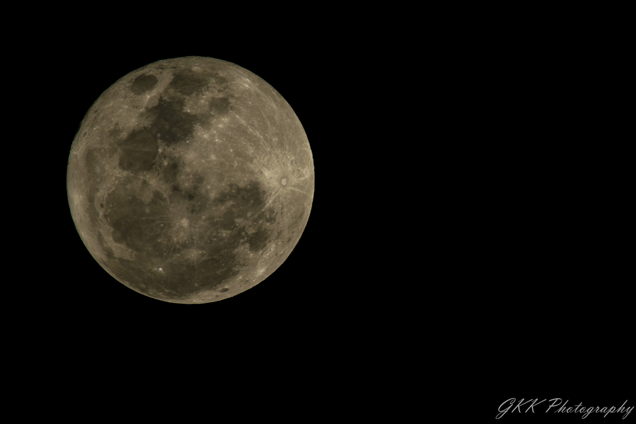 Nikon AF-S Nikkor 200-500mm F5.6E ED VR sample photo. Moon full photography