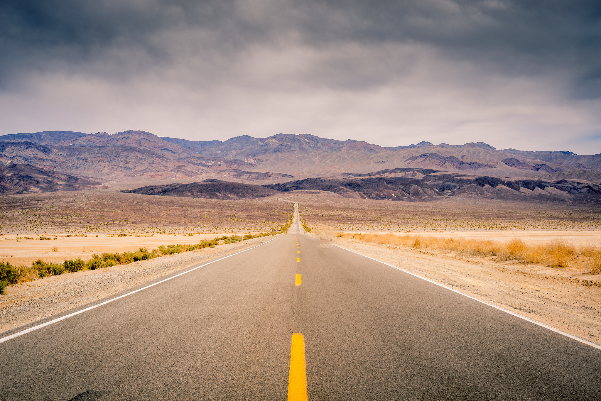 Sony a7R + Sony 70-400mm F4-5.6 G SSM sample photo. Death valley photography