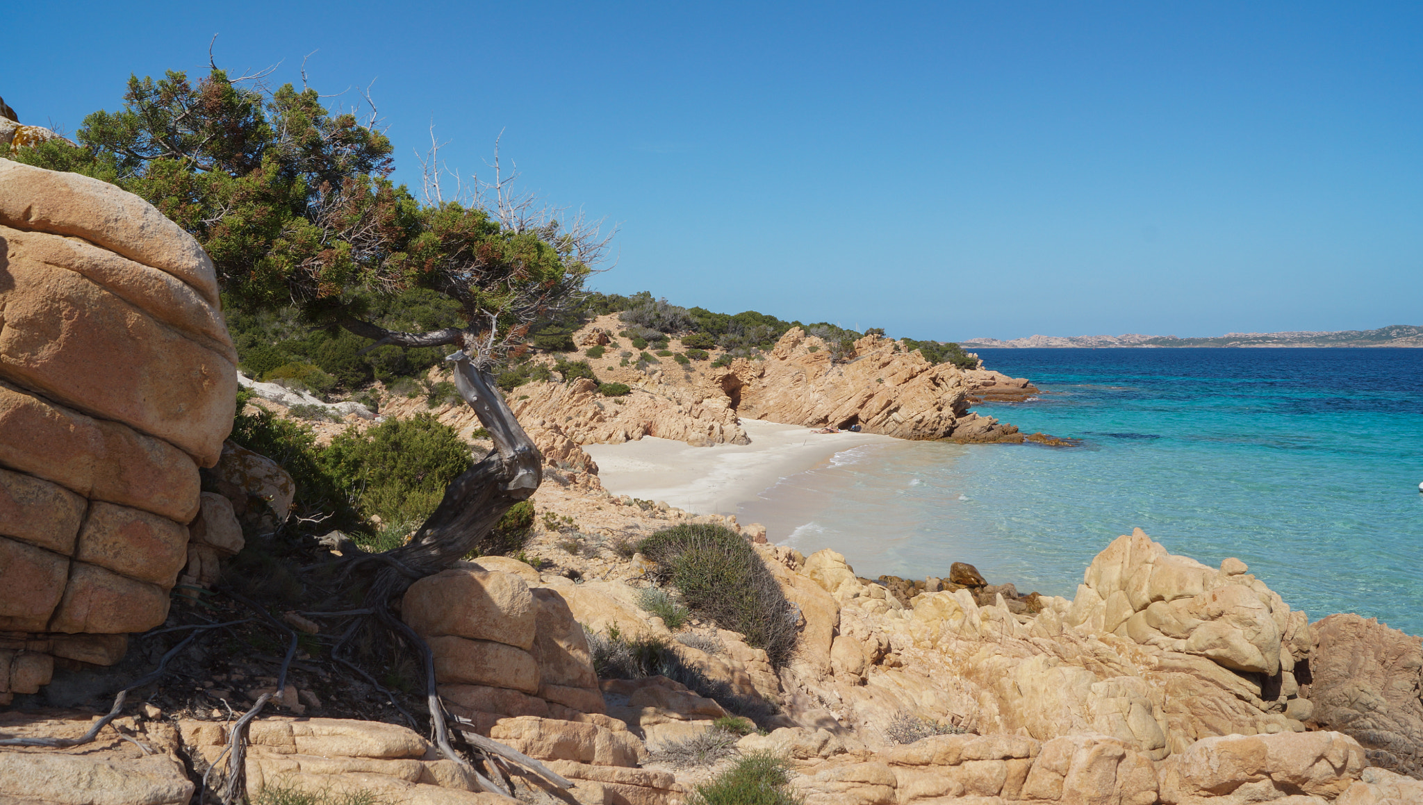 Sony SLT-A77 + Sony DT 18-55mm F3.5-5.6 SAM sample photo. La maddalena, sardegna photography