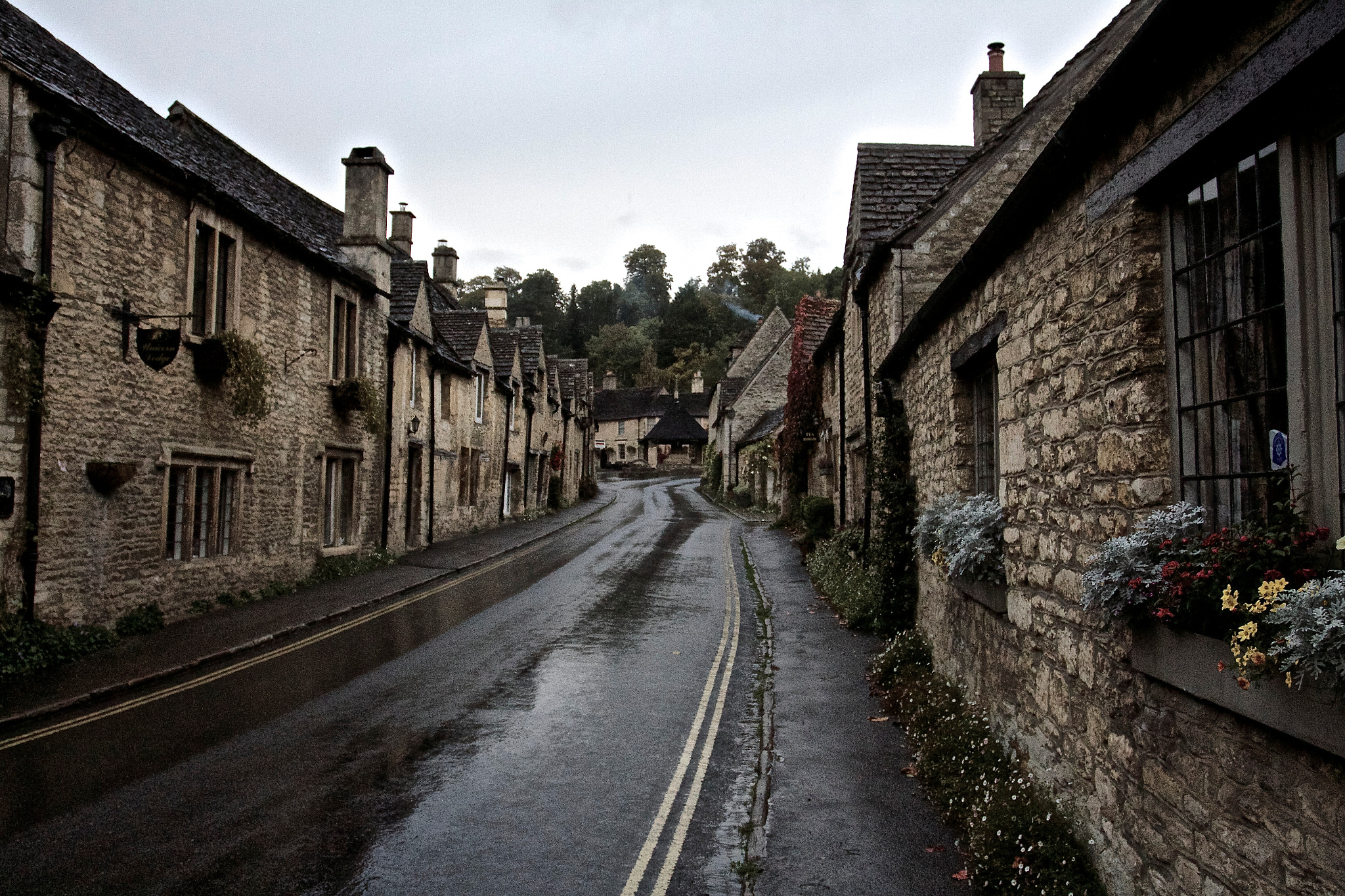 Canon EOS 700D (EOS Rebel T5i / EOS Kiss X7i) + Canon EF 17-40mm F4L USM sample photo. An empty village photography