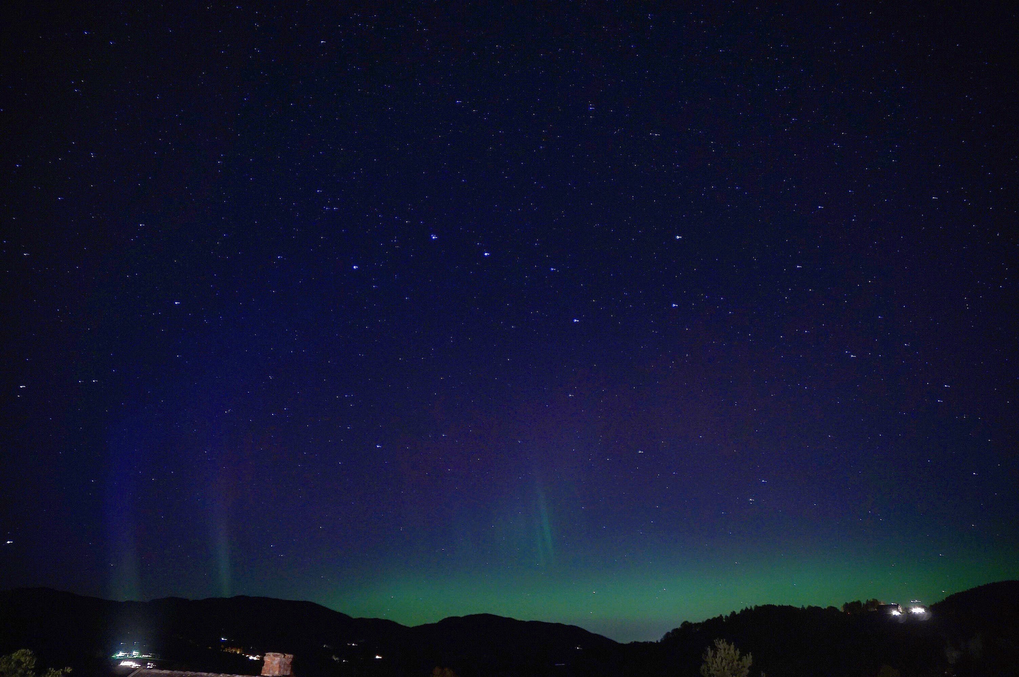 Sony a6000 + Sony Vario-Tessar T* E 16-70mm F4 ZA OSS sample photo. Aurora borealis & big dipper photography