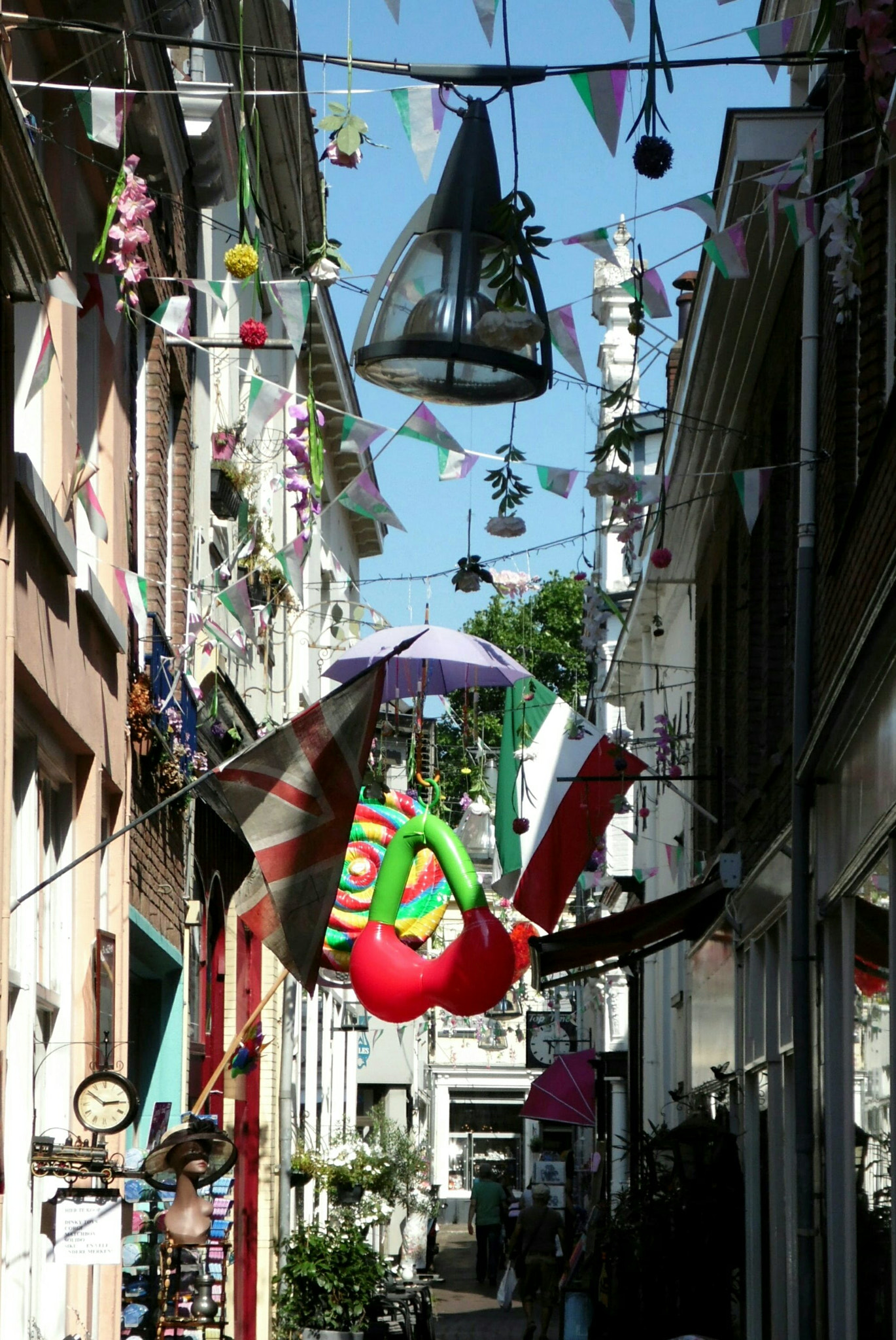 Samsung WB110/  WB111 sample photo. The coolest street in netherlands photography