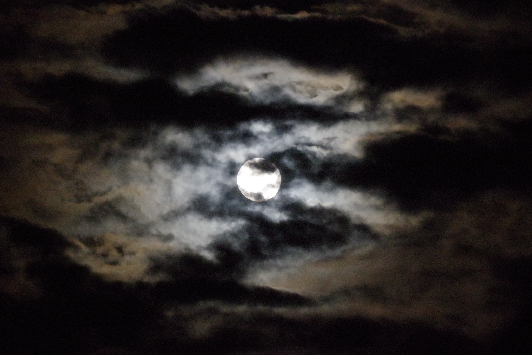 Pentax K-S1 sample photo. Cloudy moon photography