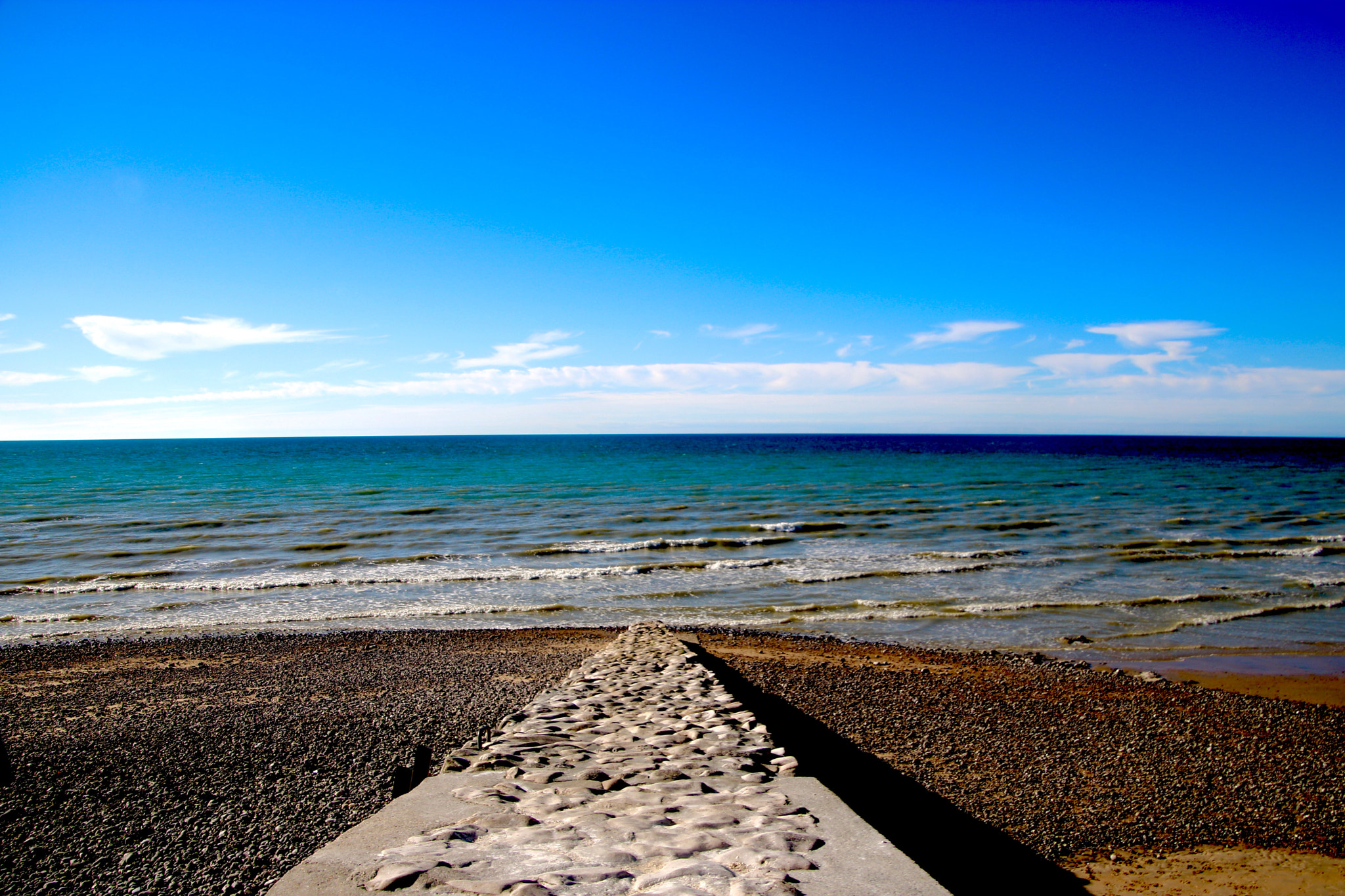 Canon EOS 760D (EOS Rebel T6s / EOS 8000D) sample photo. Toward the sea photography