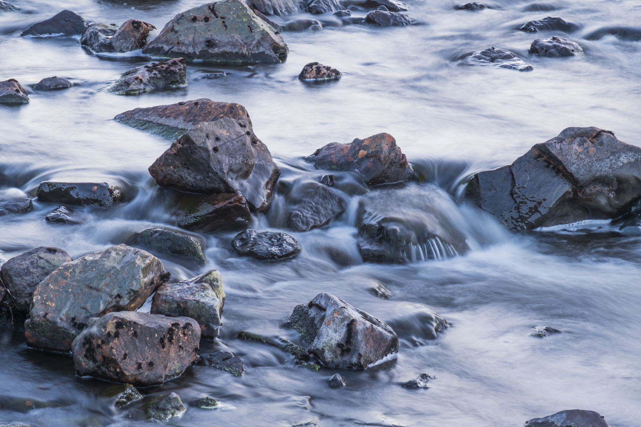 Fujifilm X-Pro2 + Fujifilm XF 18-135mm F3.5-5.6 R LM OIS WR sample photo. Flow photography