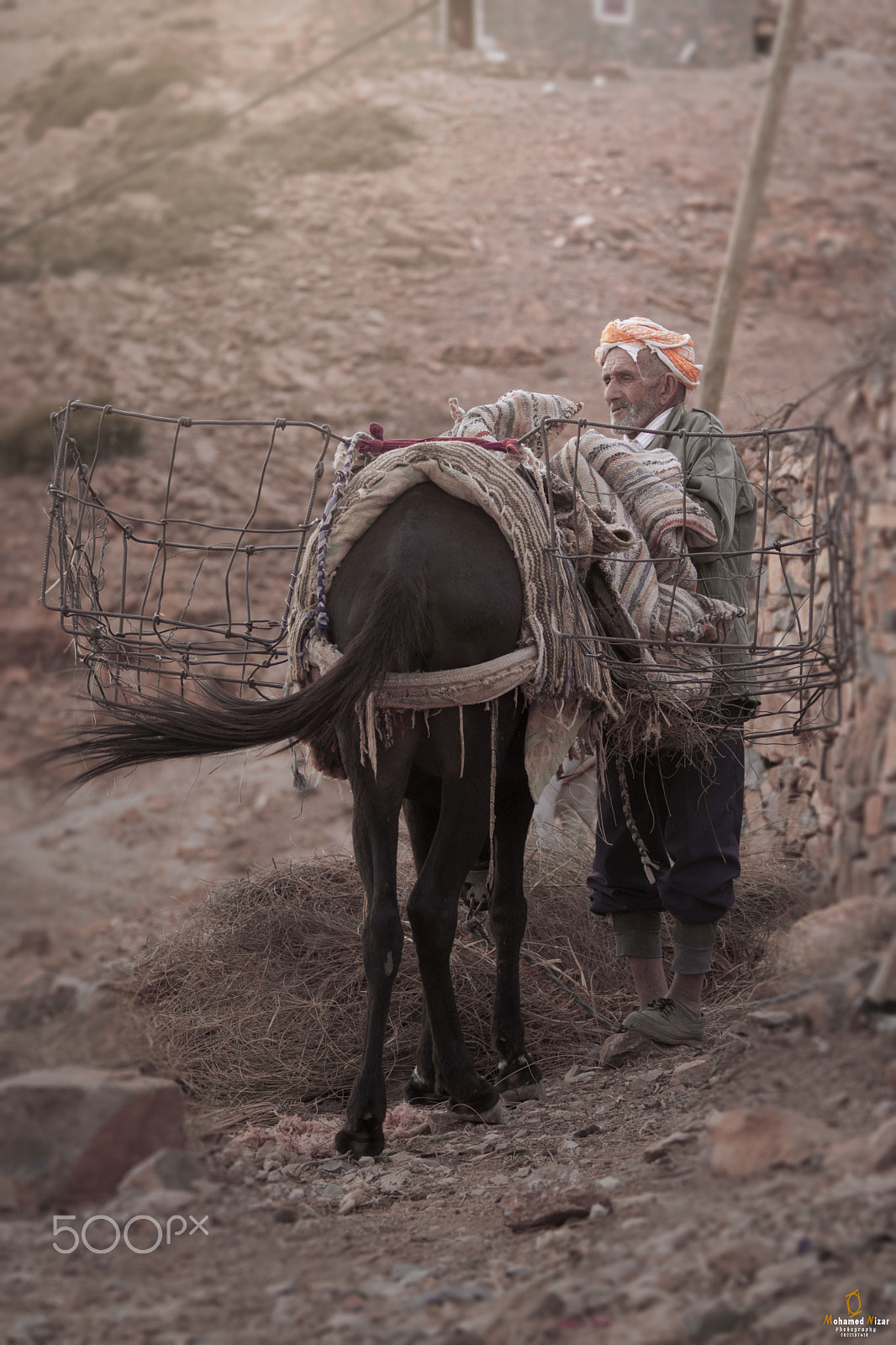 Canon EF 70-300mm F4-5.6 IS USM sample photo. An old man photography