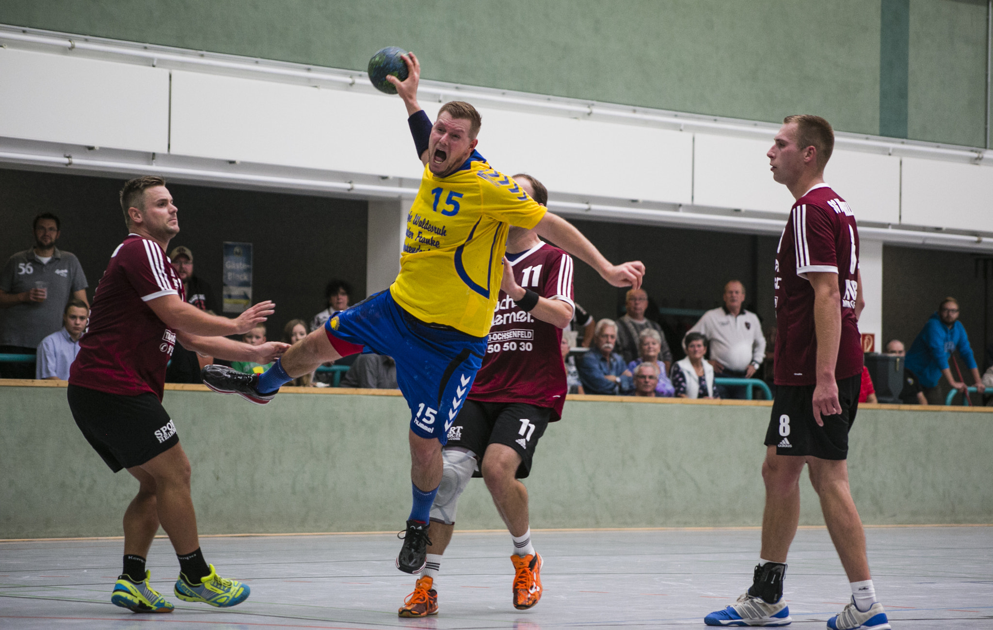 Canon EOS 6D + Canon EF 70-210mm f/3.5-4.5 USM sample photo. Handball#26 photography