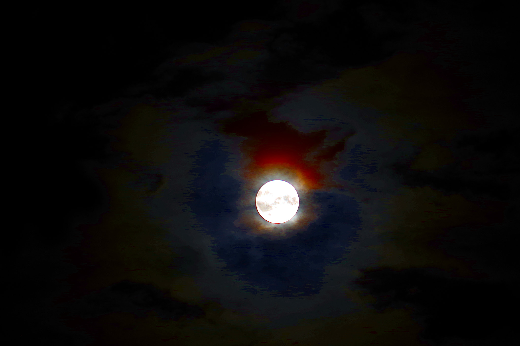 smc Pentax-DA L 50-200mm F4-5.6 ED WR sample photo. Lune photography