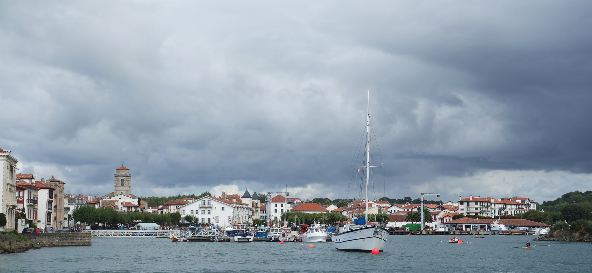 Samsung NX 16-50mm F3.5-5.6 Power Zoom ED OIS sample photo. Port de saint jean de luz photography