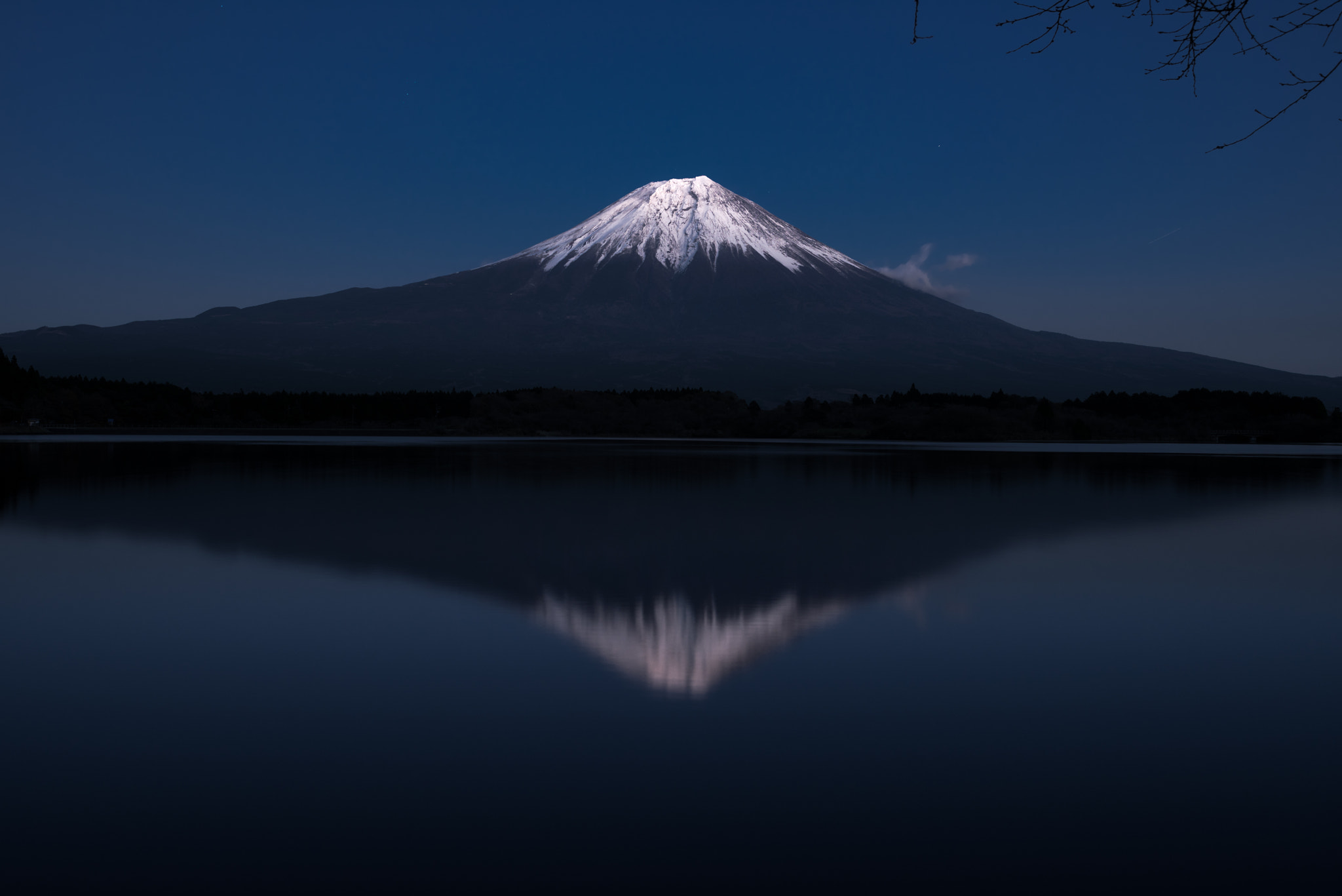 Nikon AF-S Nikkor 200-400mm F4G ED-IF VR sample photo. Moon grow photography
