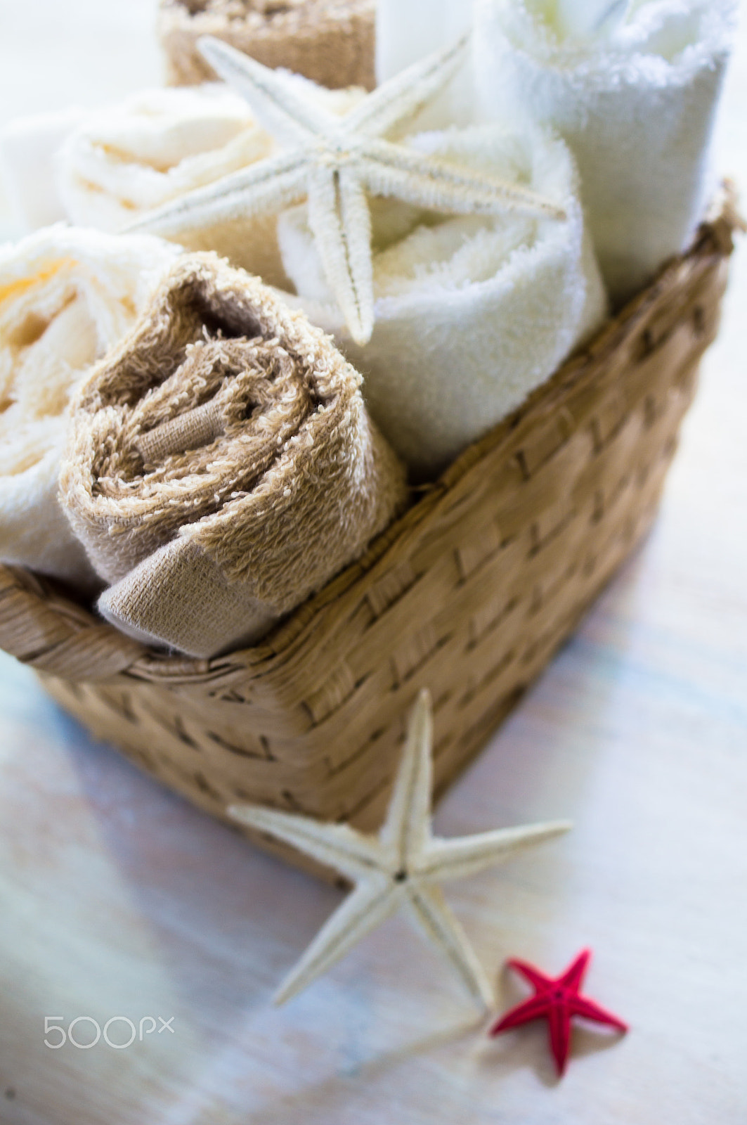 Sony SLT-A55 (SLT-A55V) + Sony DT 30mm F2.8 Macro SAM sample photo. Bath towels and sea stars photography