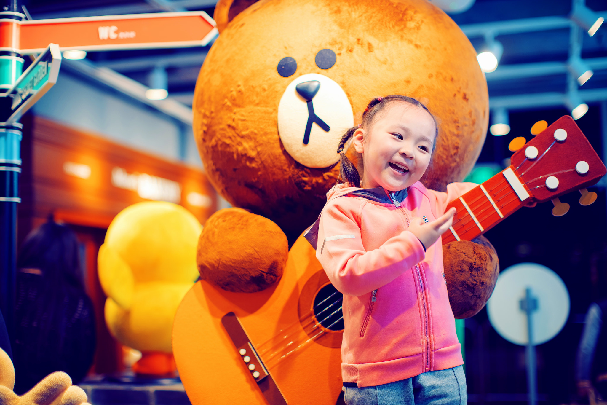 Canon EF 50mm F1.2L USM sample photo. At linefriends store photography