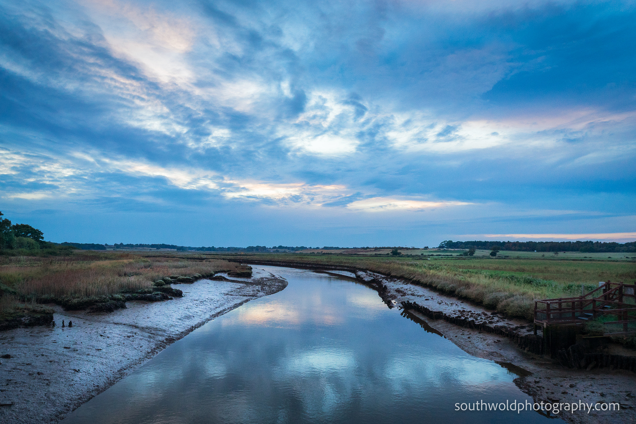Tamron 18-270mm F3.5-6.3 Di II PZD sample photo. Dusk reflections photography
