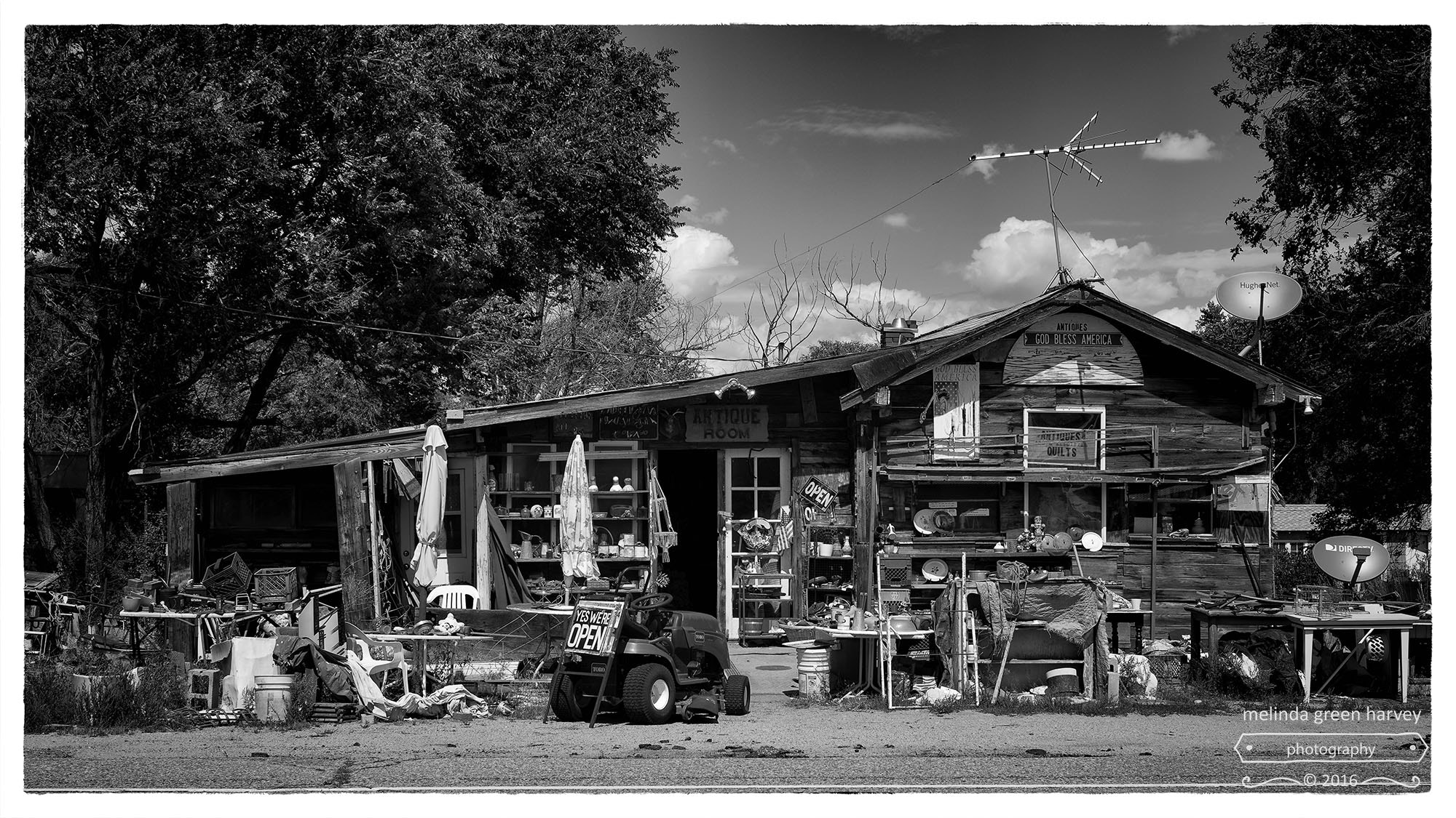 Leica Summarit-M 50mm F2.4 sample photo. Roadside commerce photography
