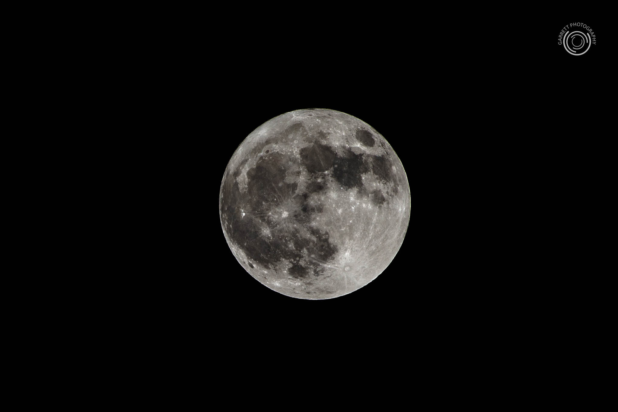 Tamron SP 35mm F1.8 Di VC USD sample photo. Super hunters moon day 1 photography