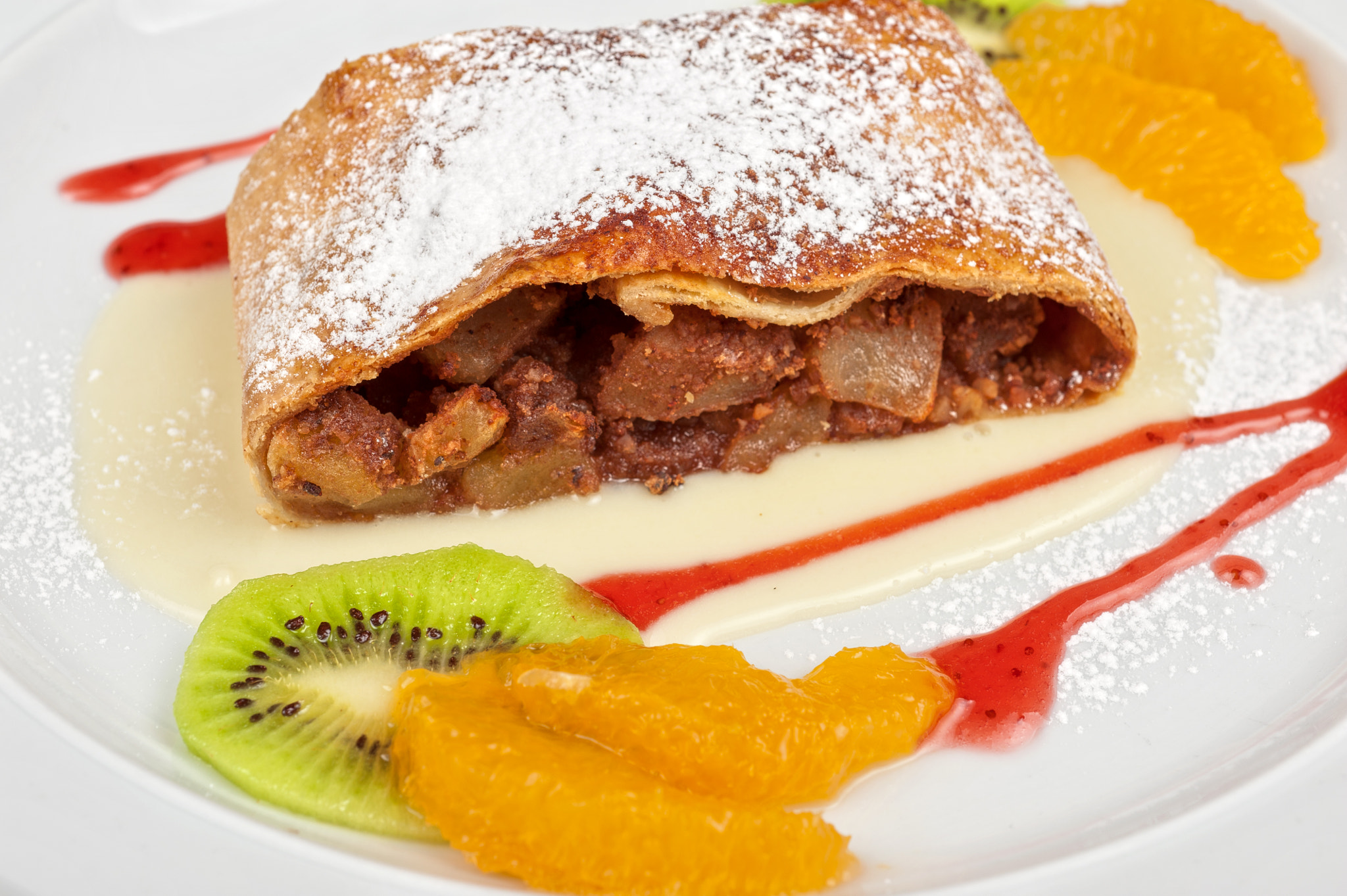 Nikon AF Micro-Nikkor 60mm F2.8D sample photo. Apple strudel photography