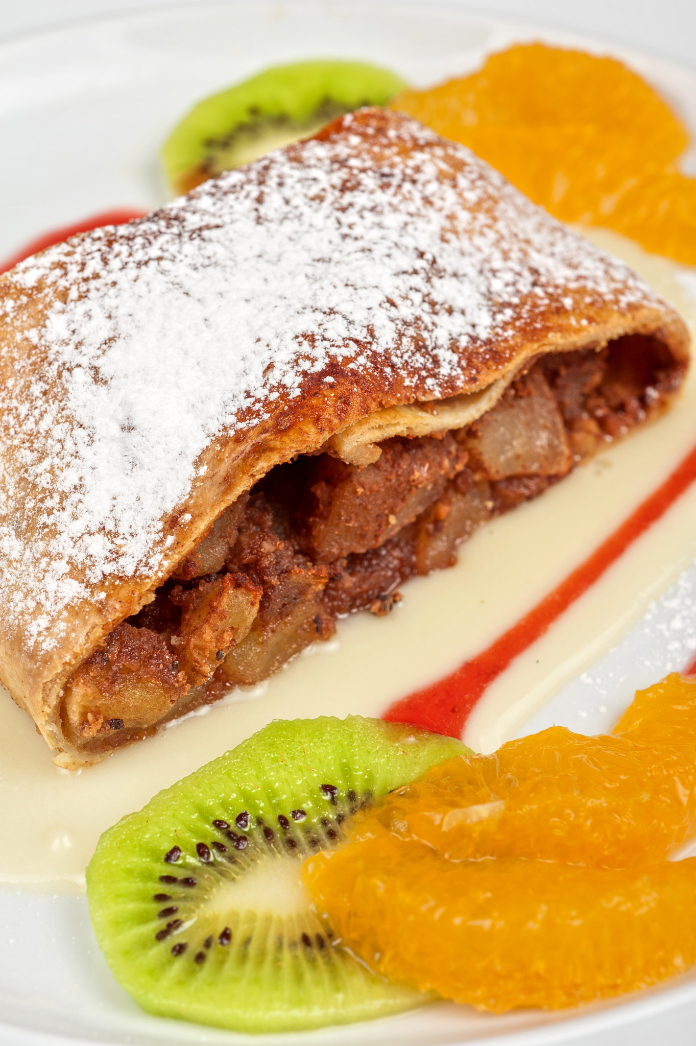 Nikon AF Micro-Nikkor 60mm F2.8D sample photo. Apple strudel closeup photography