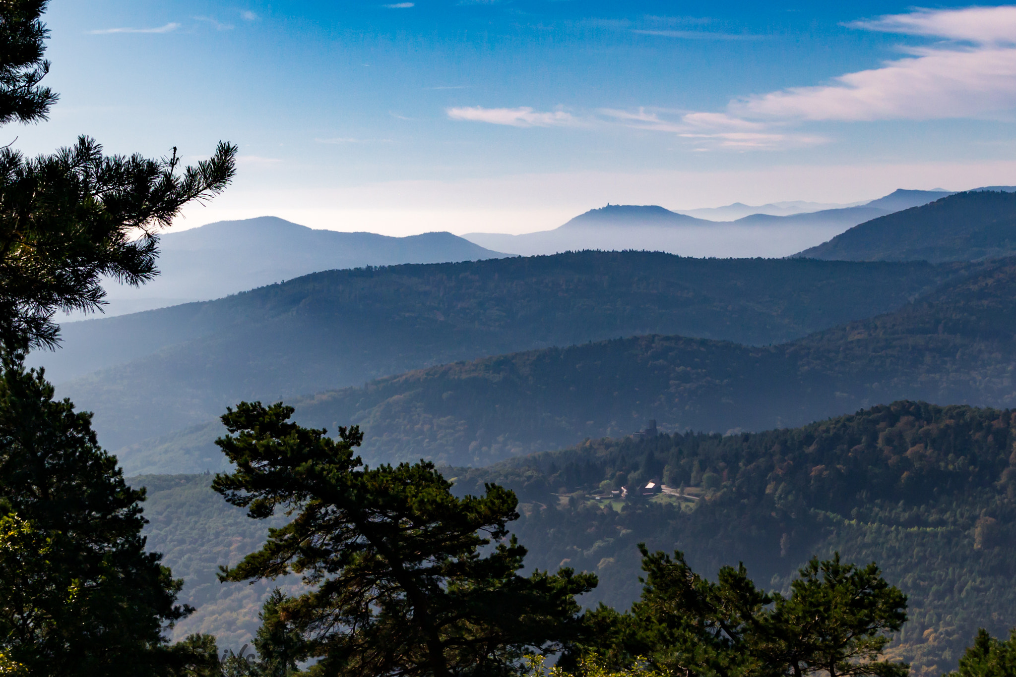 Nikon 1 AW1 + Nikon 1 Nikkor 18.5mm F1.8 sample photo. Above the sea of ​​clouds photography