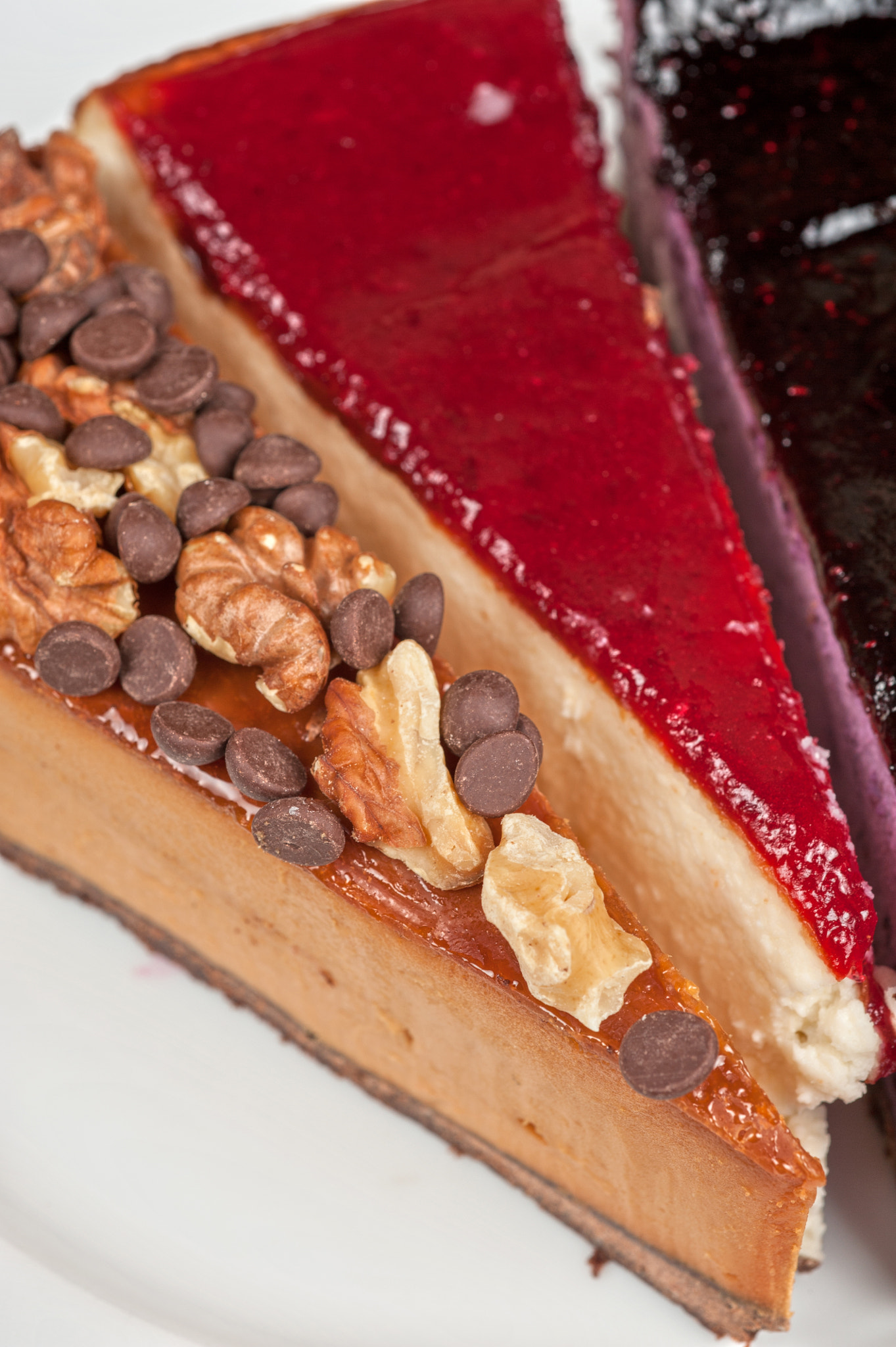 Nikon D700 + Nikon AF Micro-Nikkor 60mm F2.8D sample photo. Cheesecake with chocolate and nuts photography