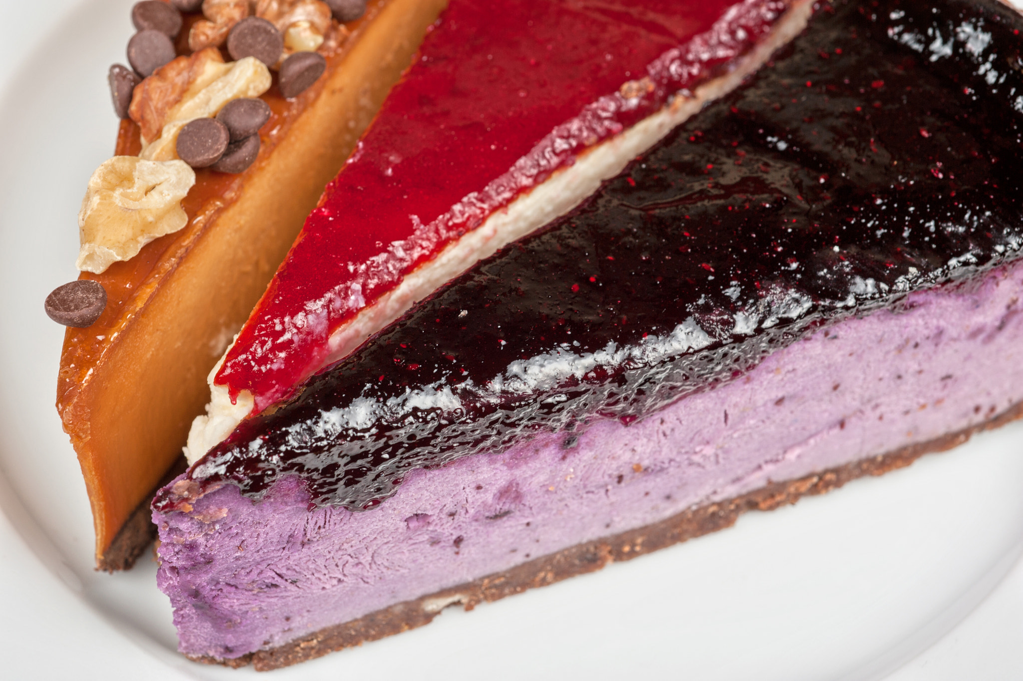Nikon AF Micro-Nikkor 60mm F2.8D sample photo. Cheesecake with chocolate and nuts photography