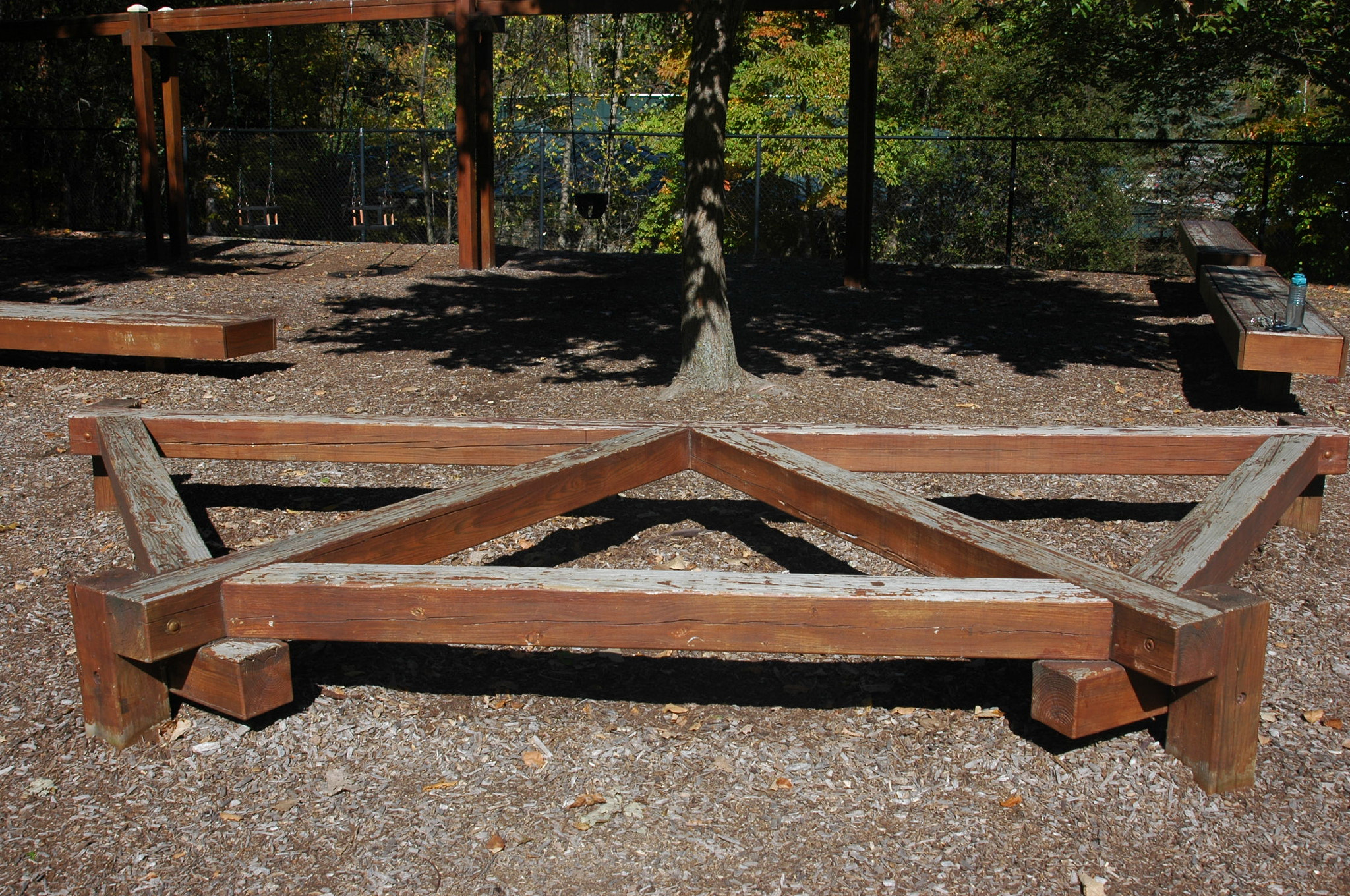 AF Zoom-Nikkor 24-120mm f/3.5-5.6D IF sample photo. Triangles photography
