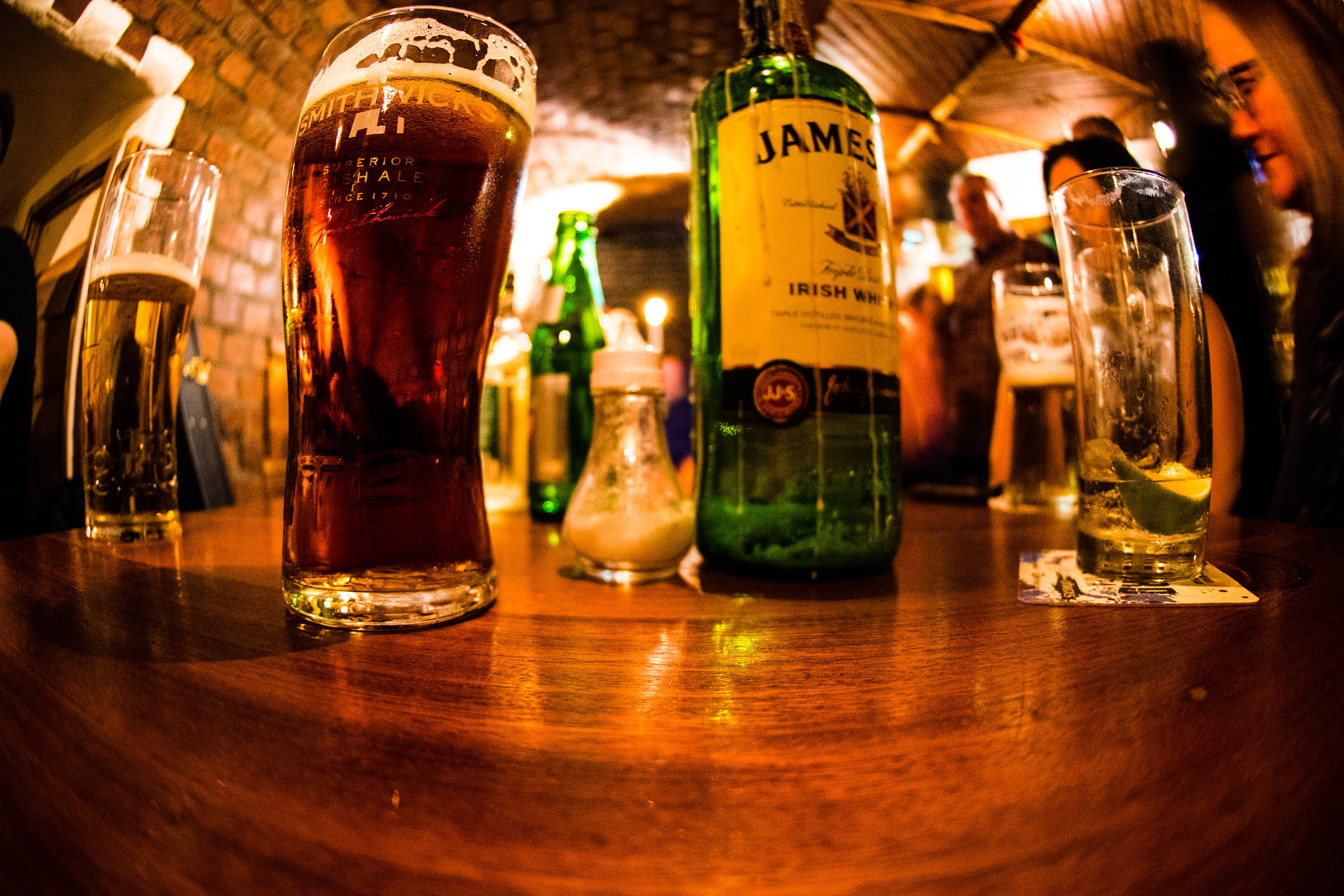 Nikon AF DX Fisheye-Nikkor 10.5mm F2.8G ED sample photo. Music and pub night in dublin photography