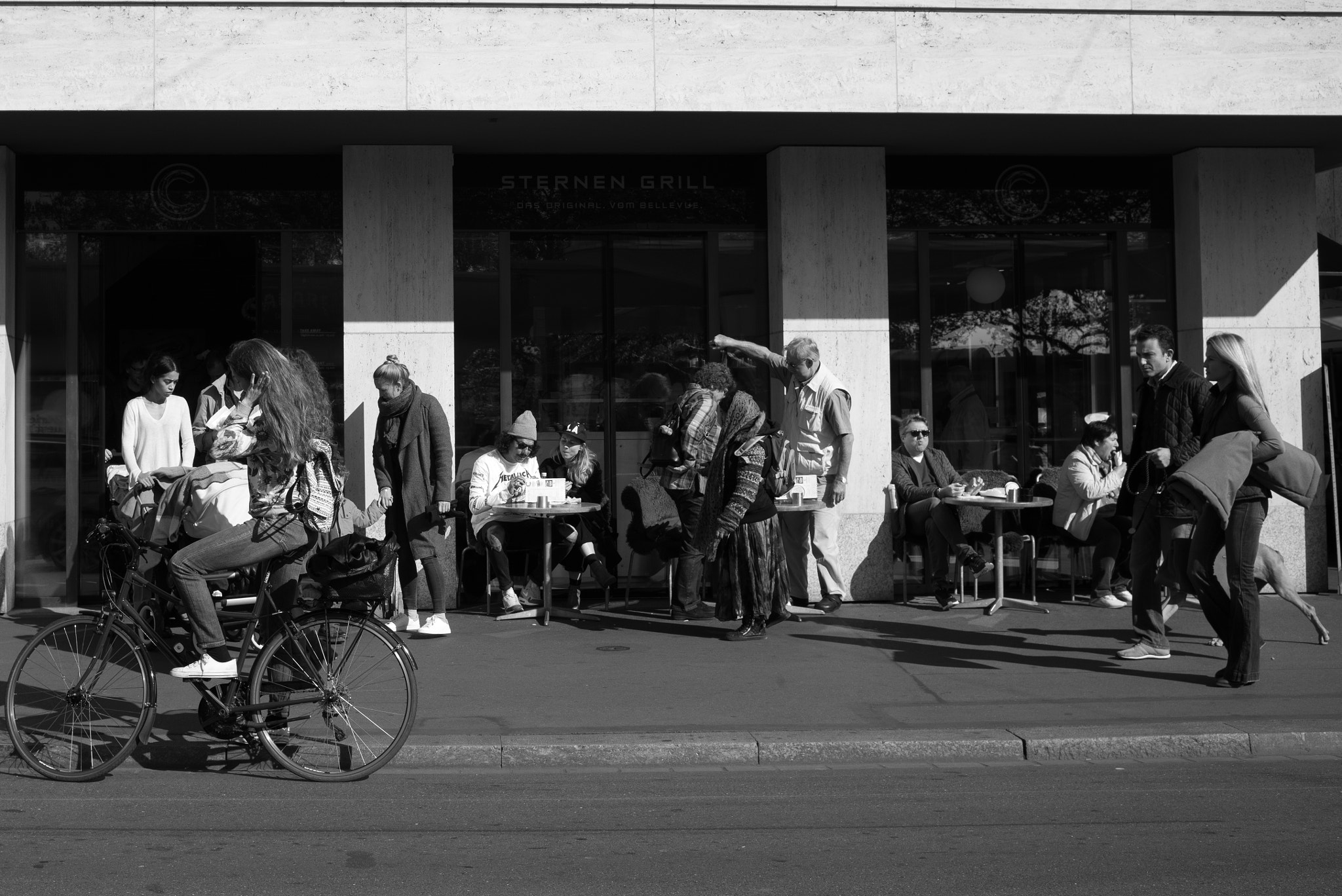 Leica Summilux-M 35mm F1.4 ASPH sample photo. Who wants some sausage? photography