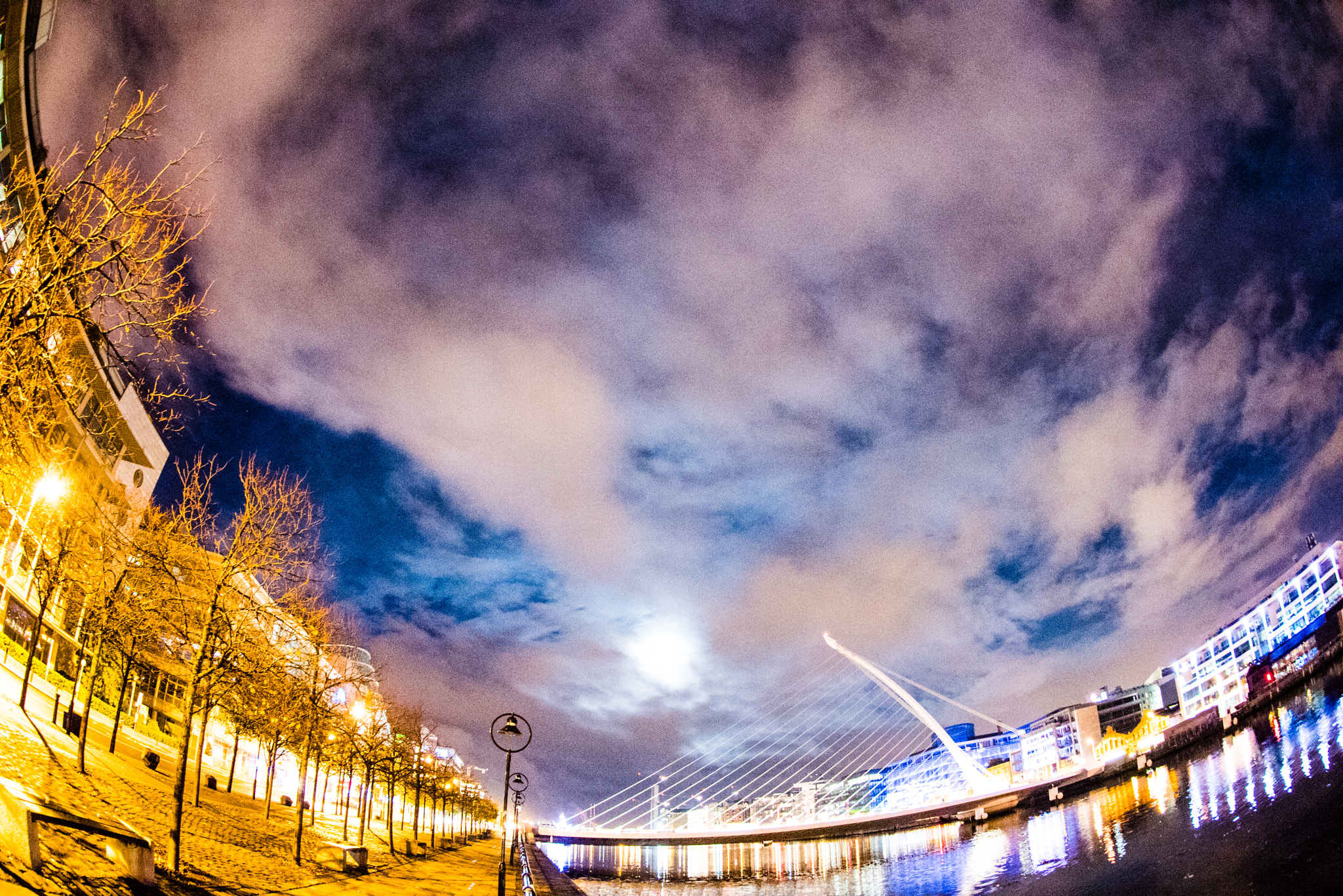 Nikon D810 + Nikon AF DX Fisheye-Nikkor 10.5mm F2.8G ED sample photo. Moon over beckett bridge photography