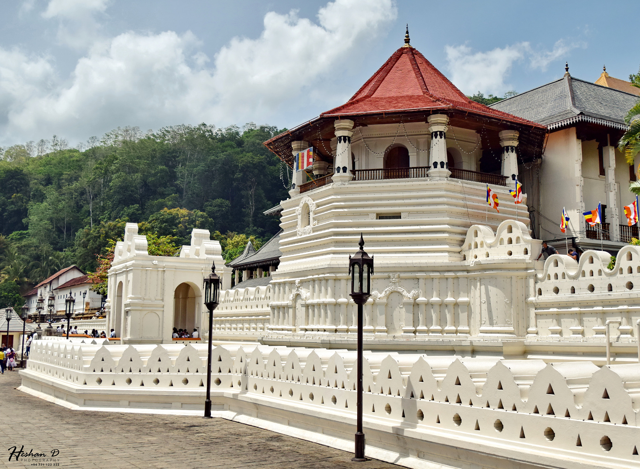Nikon D5300 + Tamron SP 24-70mm F2.8 Di VC USD sample photo. Temple of the tooth sacred tooth relic photography