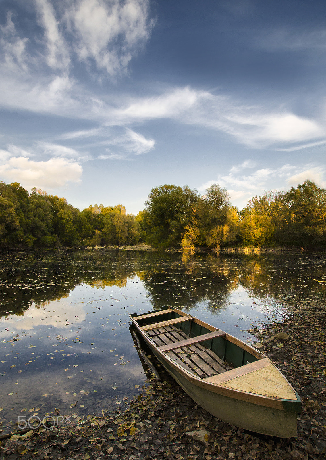Nikon D5100 + Sigma 10-20mm F3.5 EX DC HSM sample photo. Lonely boat photography