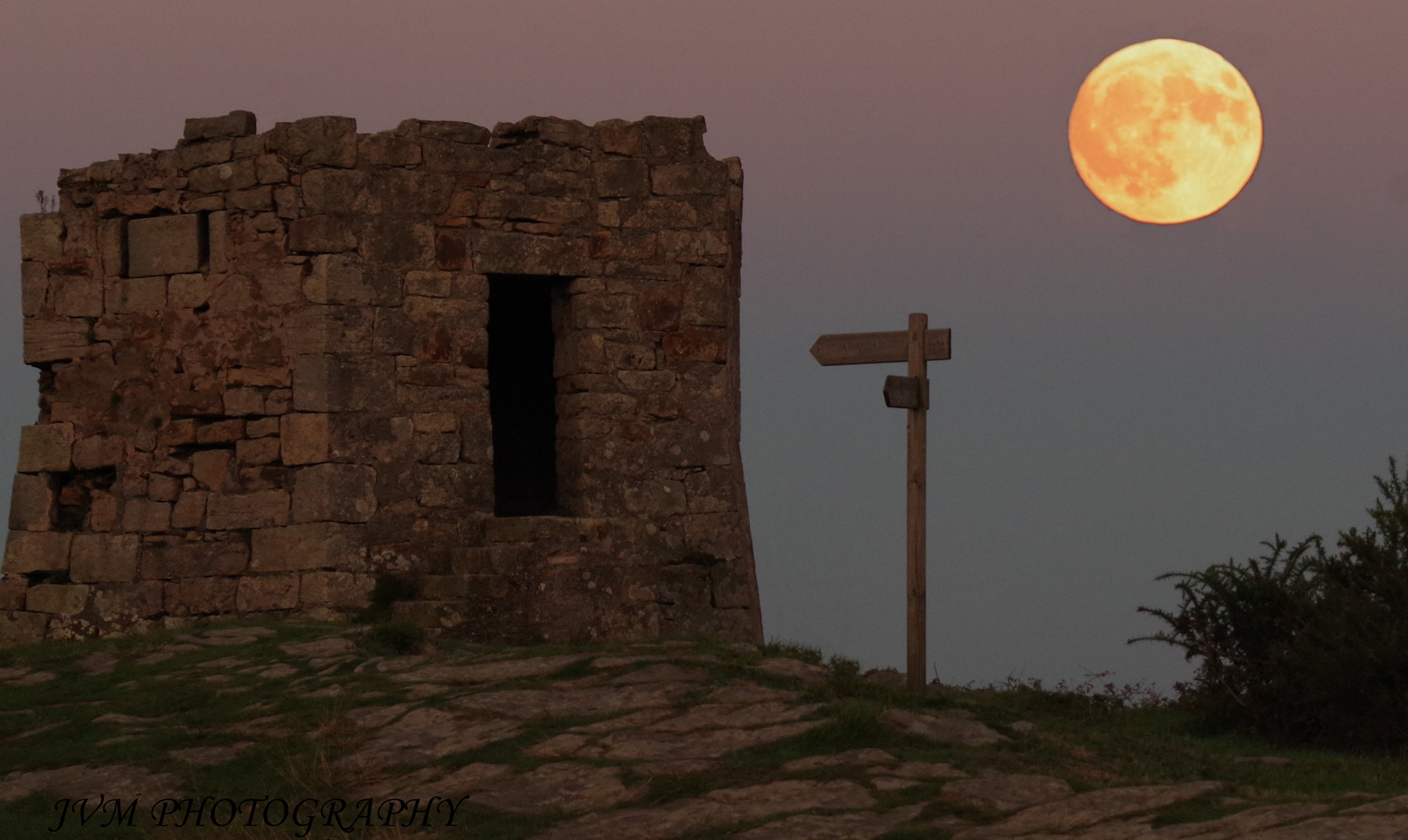 Pentax K-S2 sample photo. Moon photography