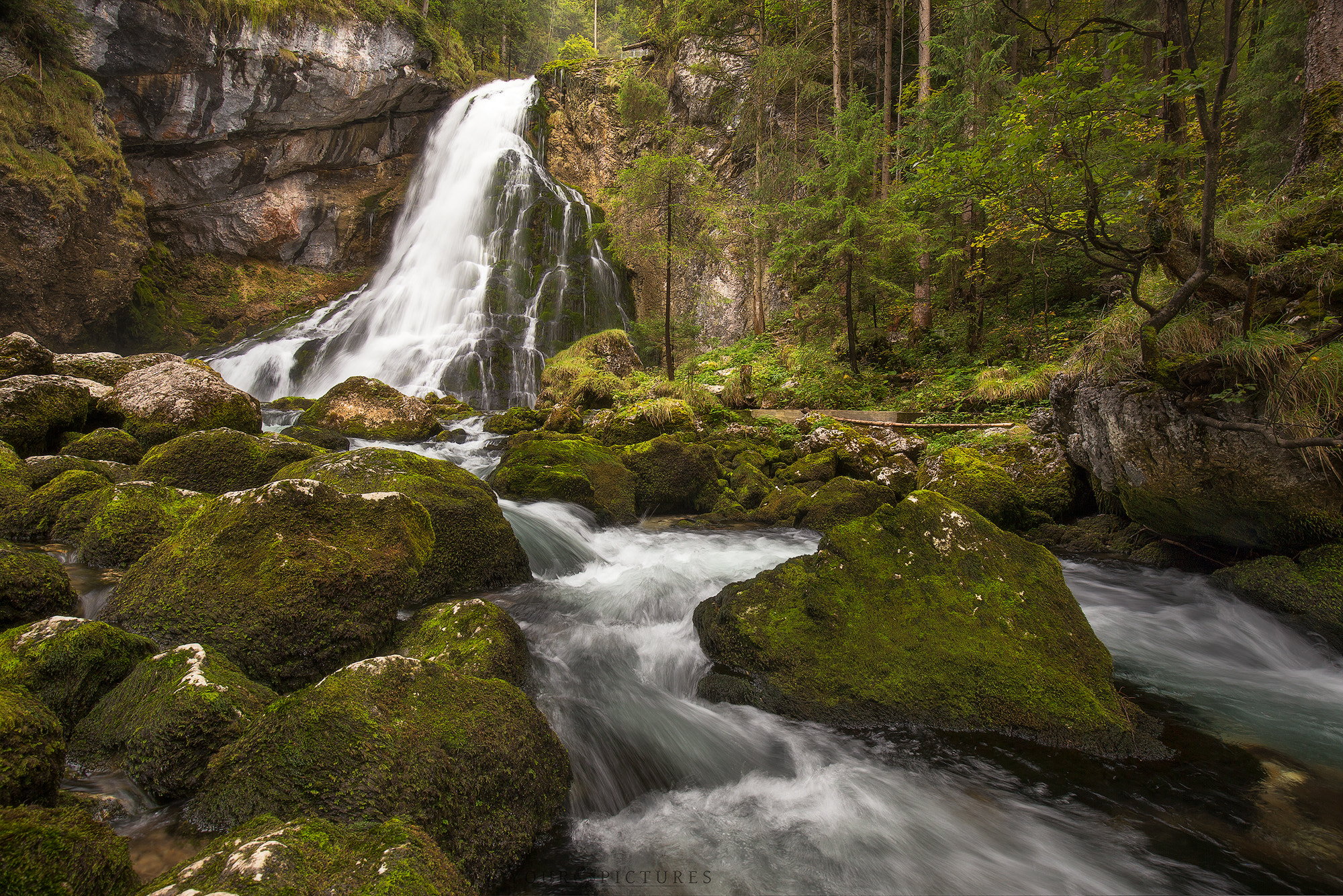 Canon EF 16-35mm F4L IS USM sample photo. Gollinger wasserfall photography