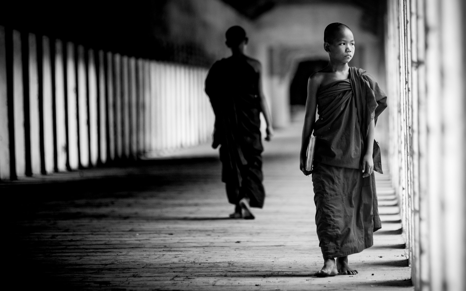 Nikon AF-Nikkor 80-200mm F2.8D ED sample photo. Monk in bagan photography