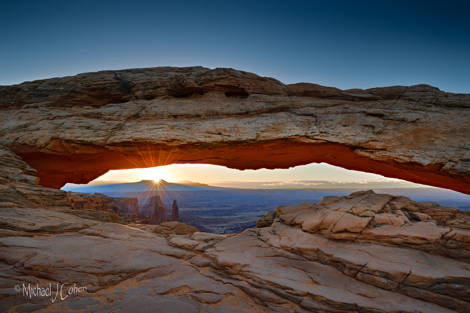 Canon EF 11-24mm F4L USM sample photo. Mesa arch sunrise starburst photography