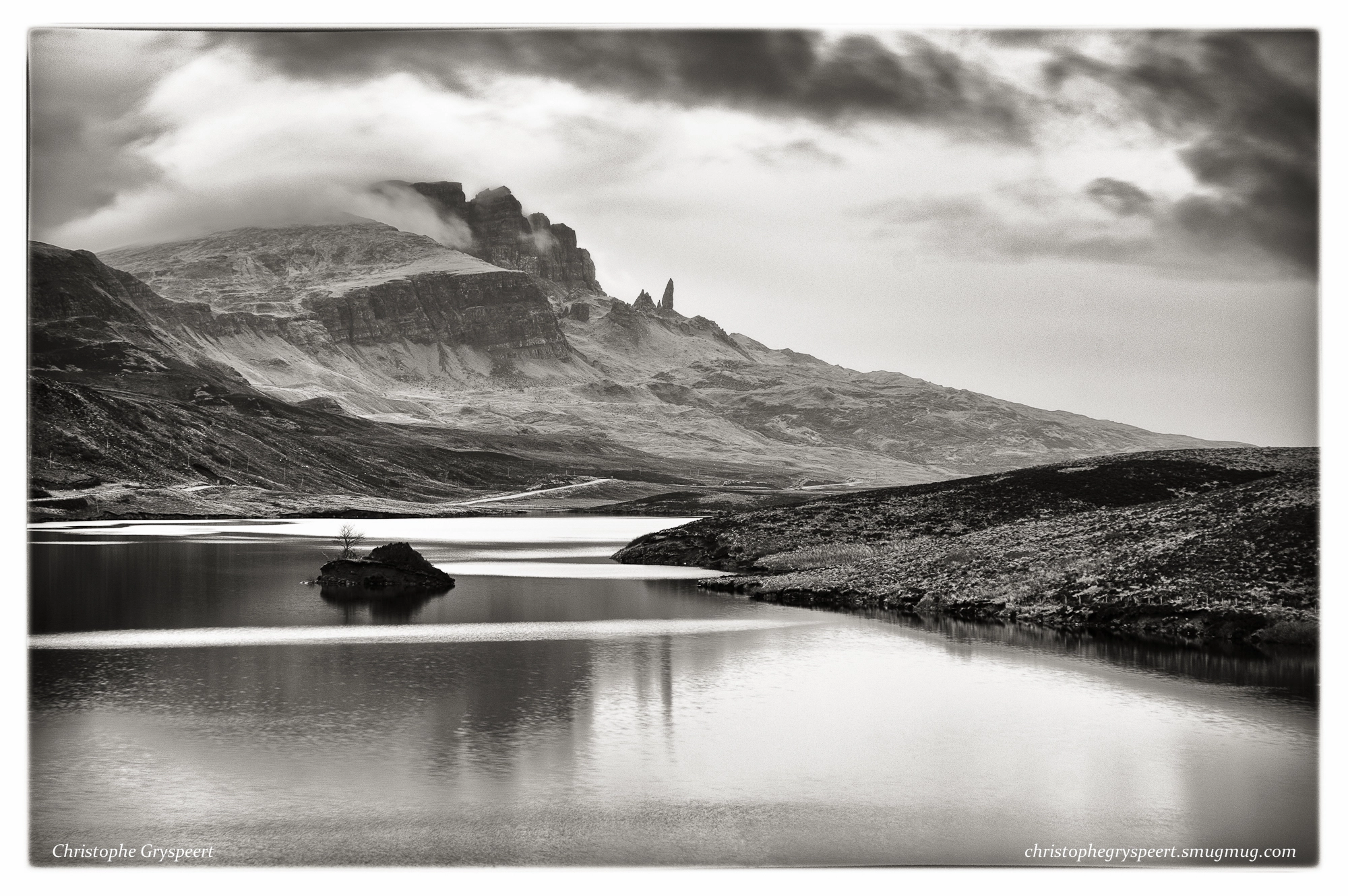 Pentax smc DA 50-200mm F4-5.6 ED WR sample photo. Old man of storr scotland photography