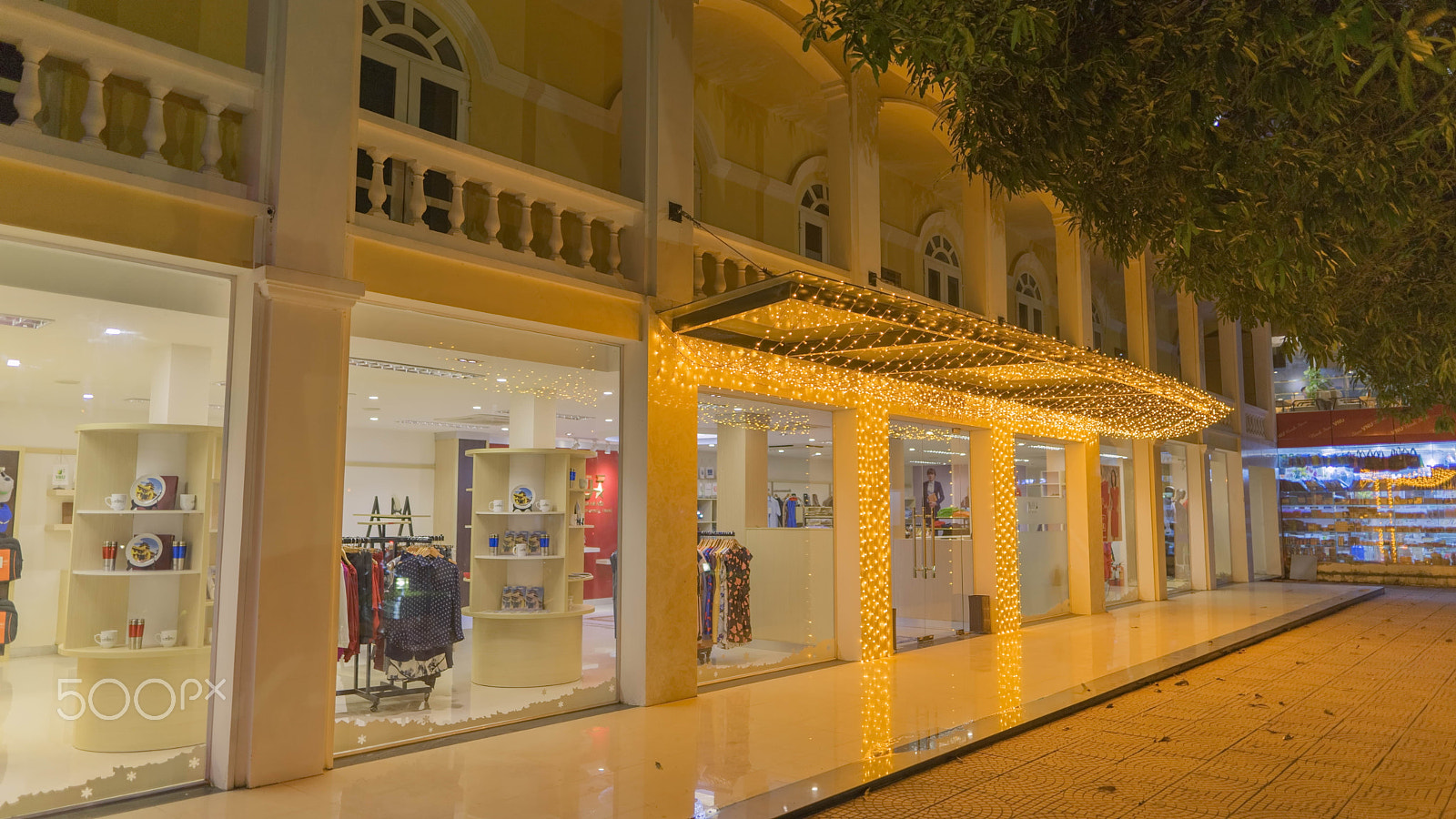 Sigma 24mm F1.4 DG HSM Art sample photo. Vietnam national university store photography