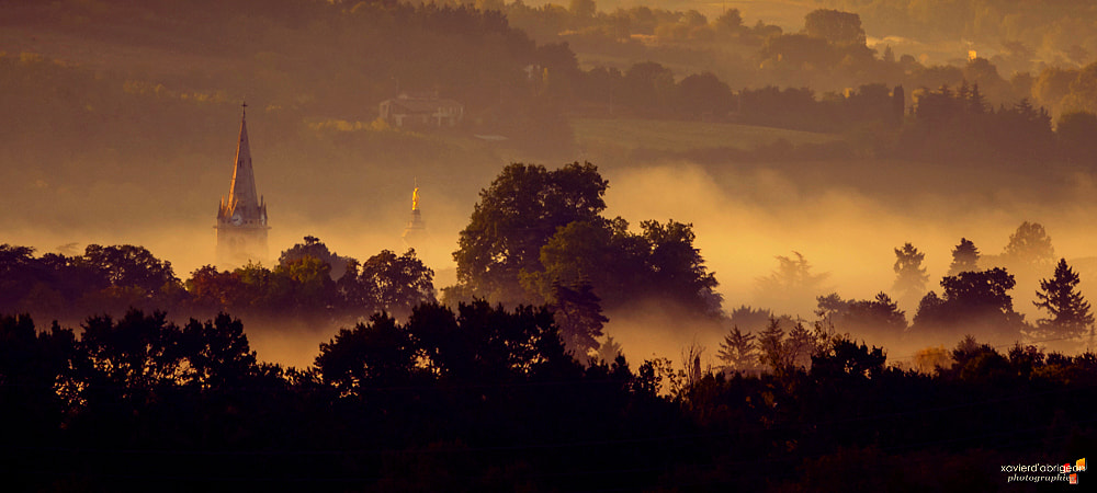Sigma 150-500mm F5-6.3 DG OS HSM sample photo. Un village dans la brume photography